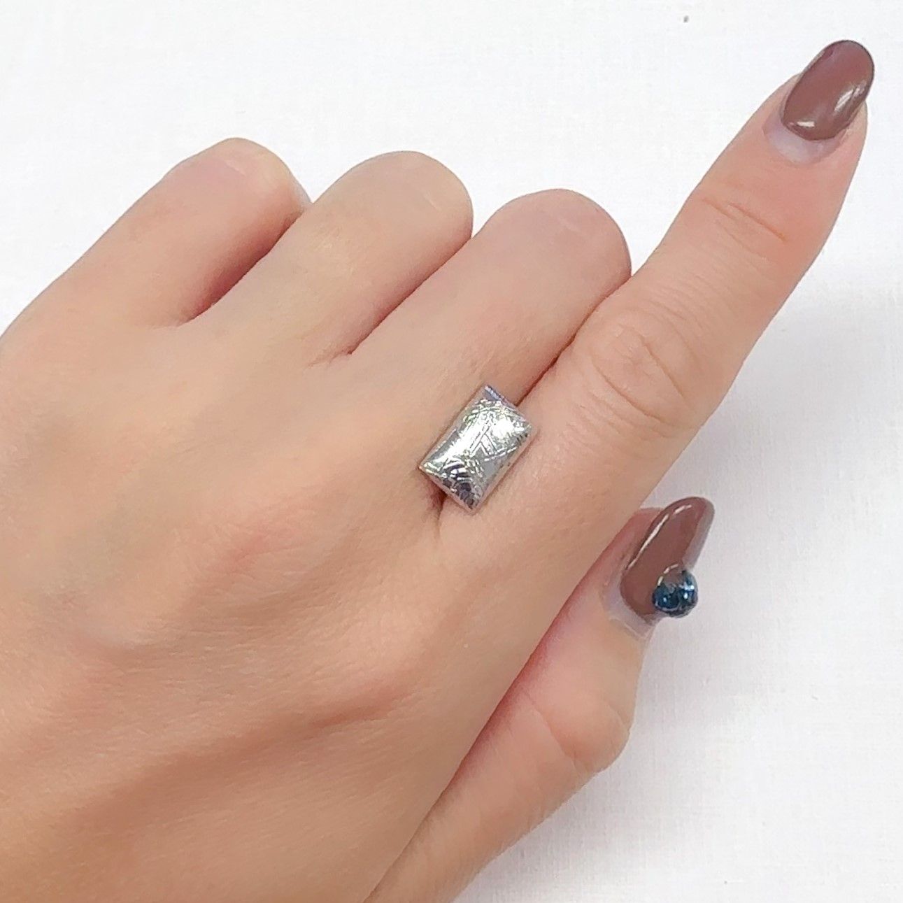 ムオニナルスタ隕石 発見地:スウェーデン 9.22ct[240125782]10.1x8.1mm前後