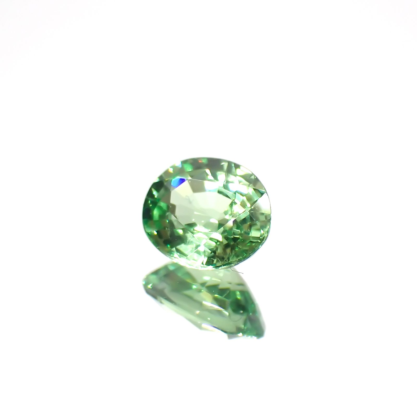 ミントガーネット(宝石名ガーネット)タンザニア産 0.43ct 識別済[230923498]5x4.2mm前後