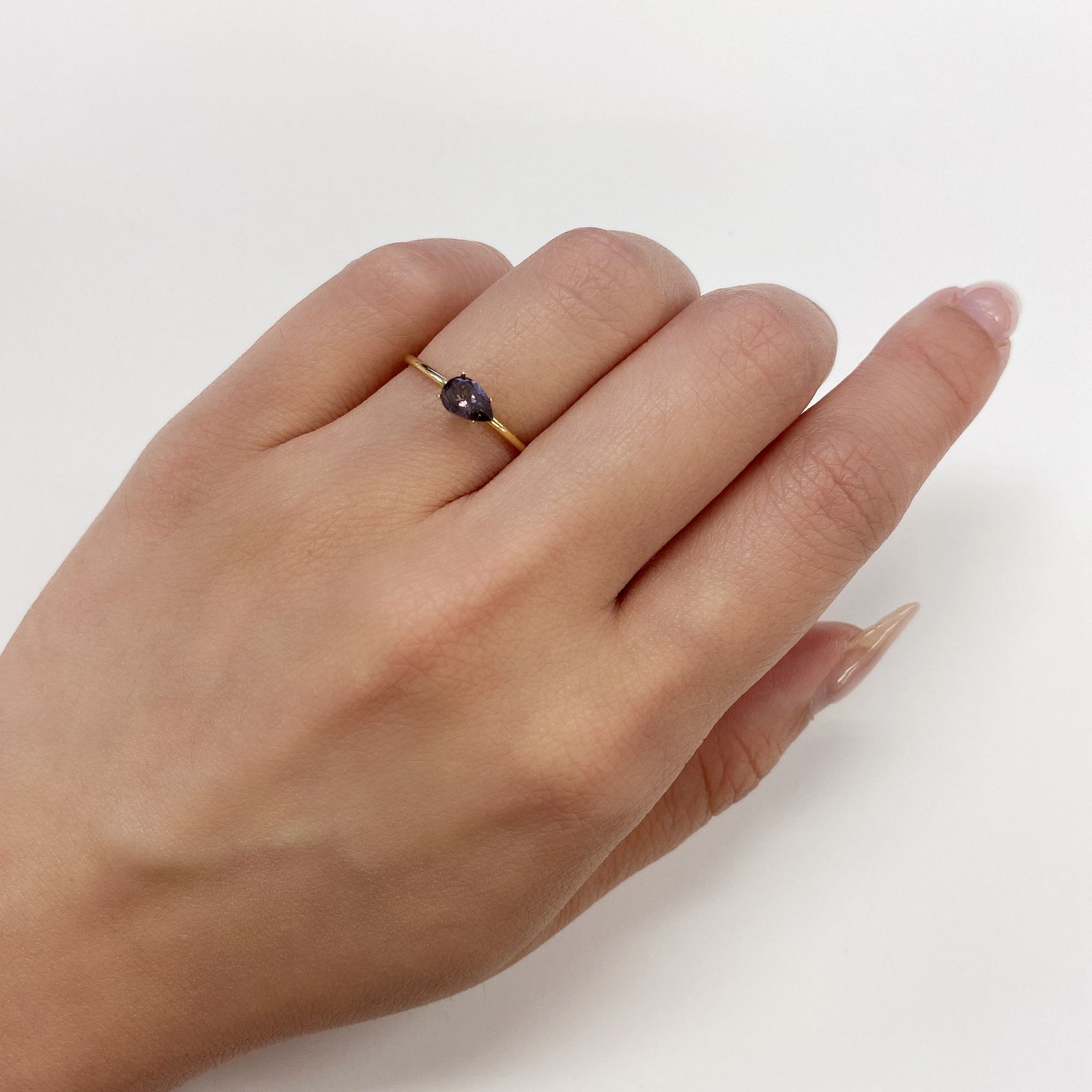 カラーチェンジガーネット タンザニア・マダガスカル産 ルース 0.45ct[210611193]6.2×4mm前後