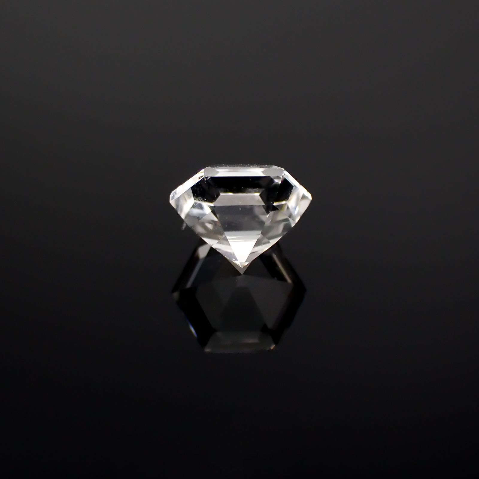 ◇ヘキサゴンカット◇レムリアンシードクリスタル(保証シール付き) ブラジル産 0.53ct[221018274]4.8x4.8mm前後