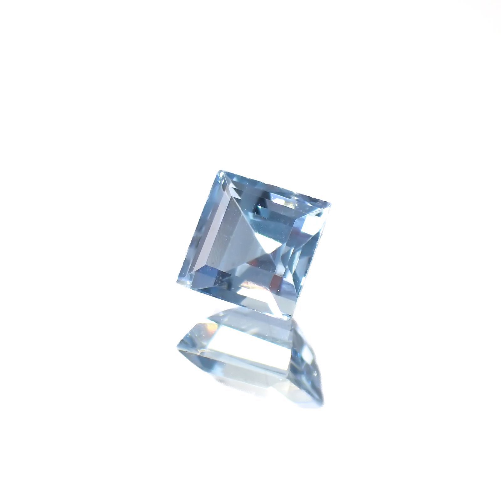サンタマリアアクアマリン ブラジル産 0.24ct[220918070]3.5x3.4mm前後