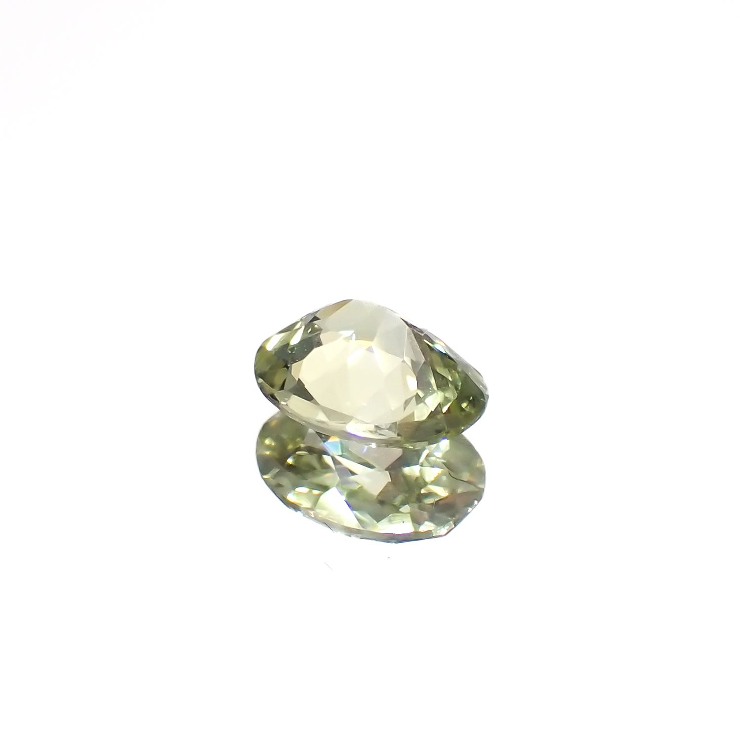 バナジウムクリソベリル(宝石名クリソベリル)マダガスカル産 0.449ct ソ付(日独)[240527634]5.6x4.51mm前後
