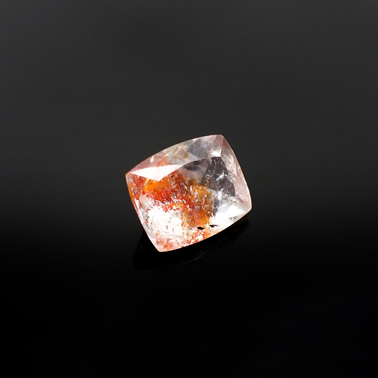 オーロラクォーツ ブラジル・ミナスジェライス産 4.63ct / 11.6x9.3mm前後 [220114377]
