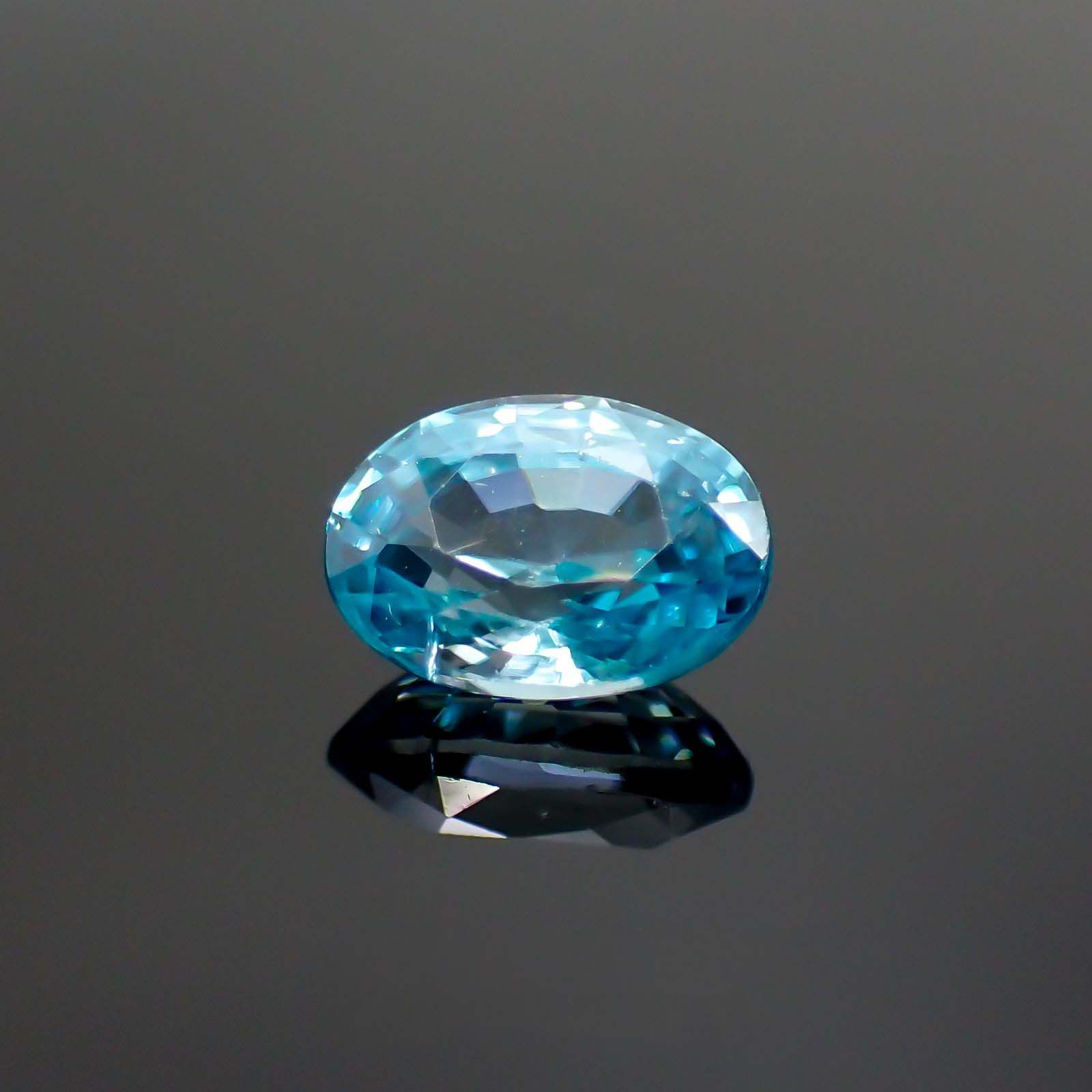 ブルージルコン(宝石名ジルコン)カンボジア産 1.41ct 識別済[231124186]7.2x5.1mm前後
