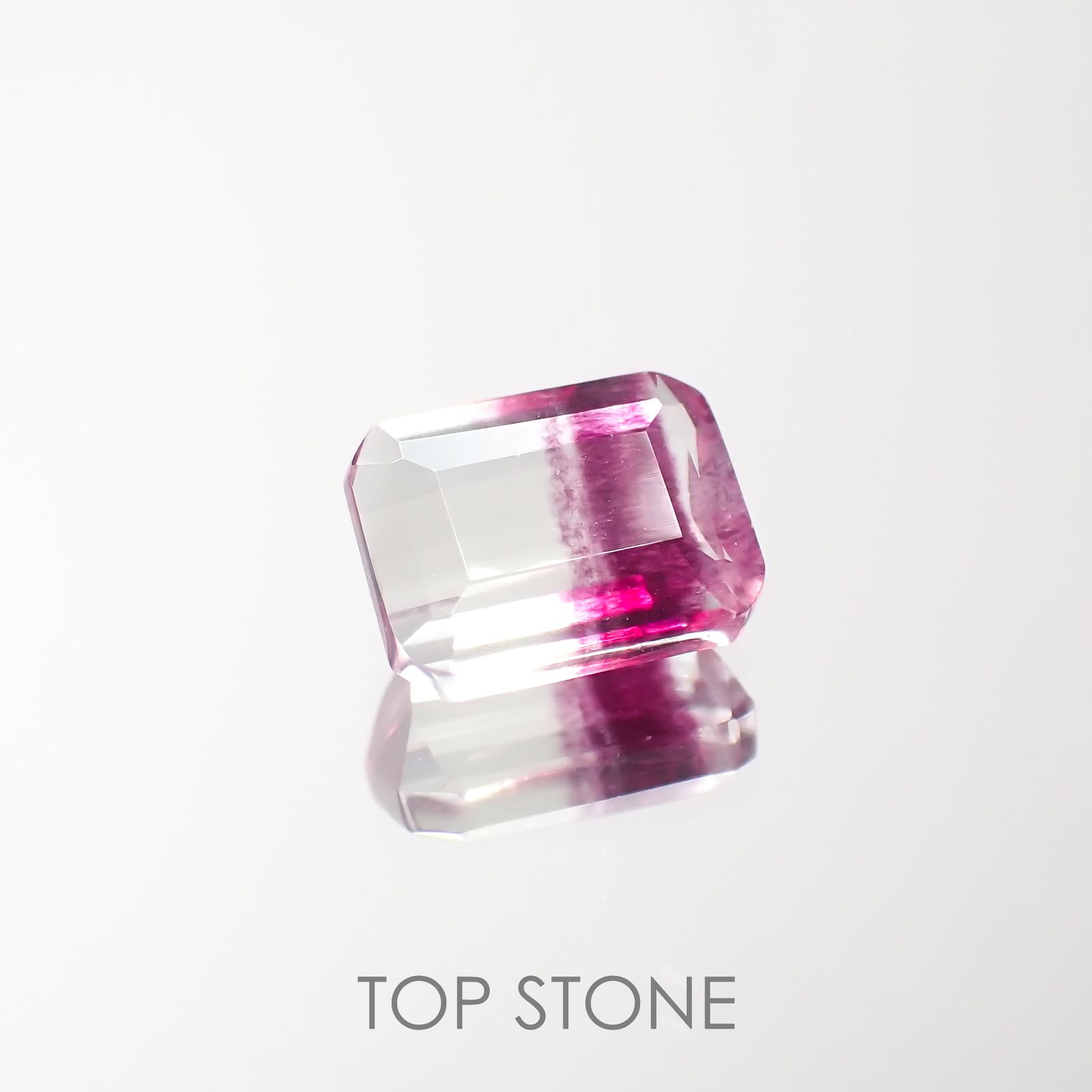 バイカラーフローライト 中国産 1.96ct[220917984]7.9x6mm前後