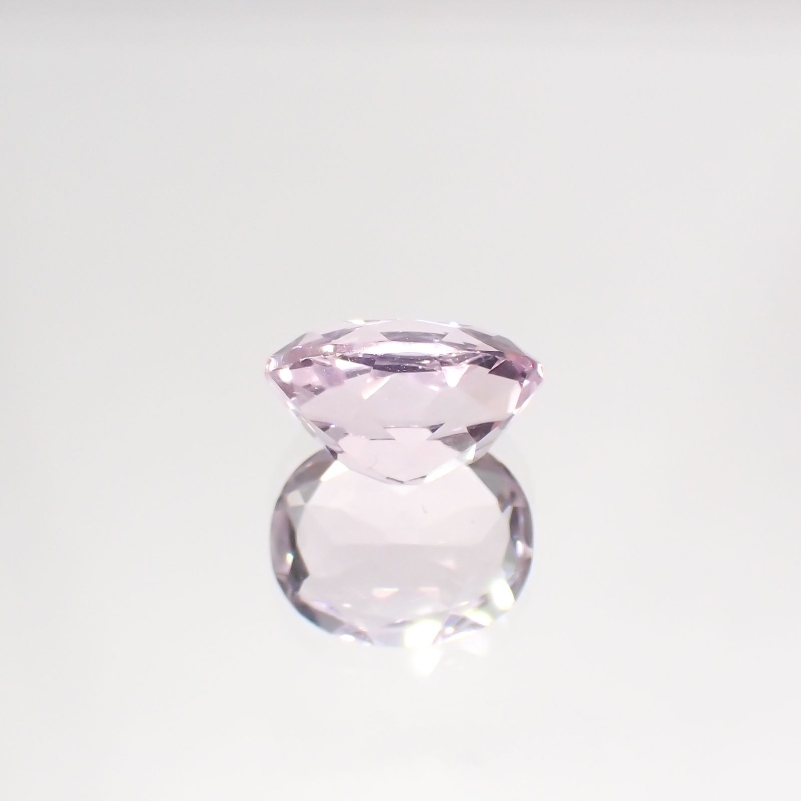 ピンクフローライト(宝石名フルオライト)ブラジル産 4.13ct 識別済[220115123]11.1x9mm前後