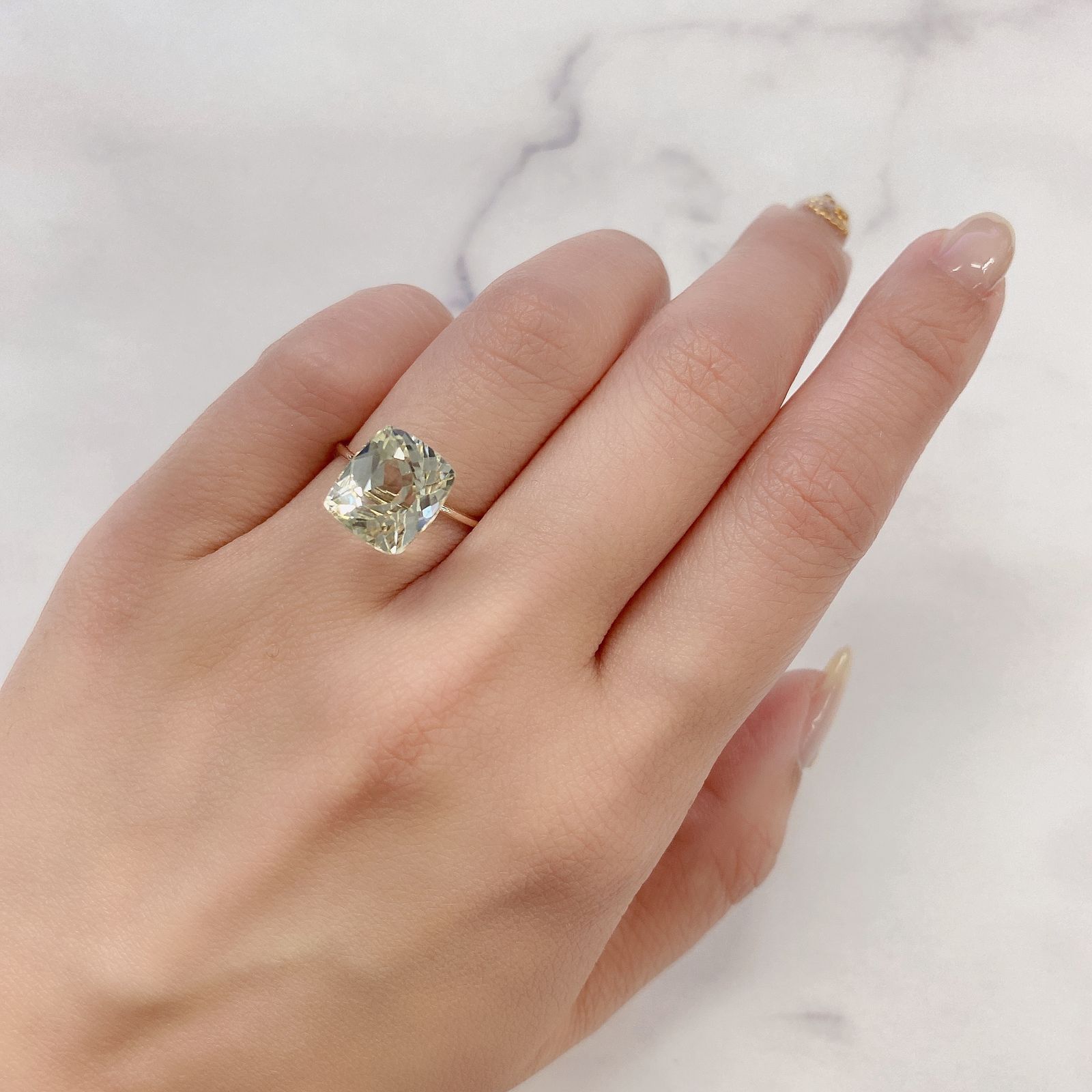 イエロースポジュミン(宝石名スポジュミン)アフガニスタン産 6.78ct 識別済[251113703]10.8x9.3mm前後