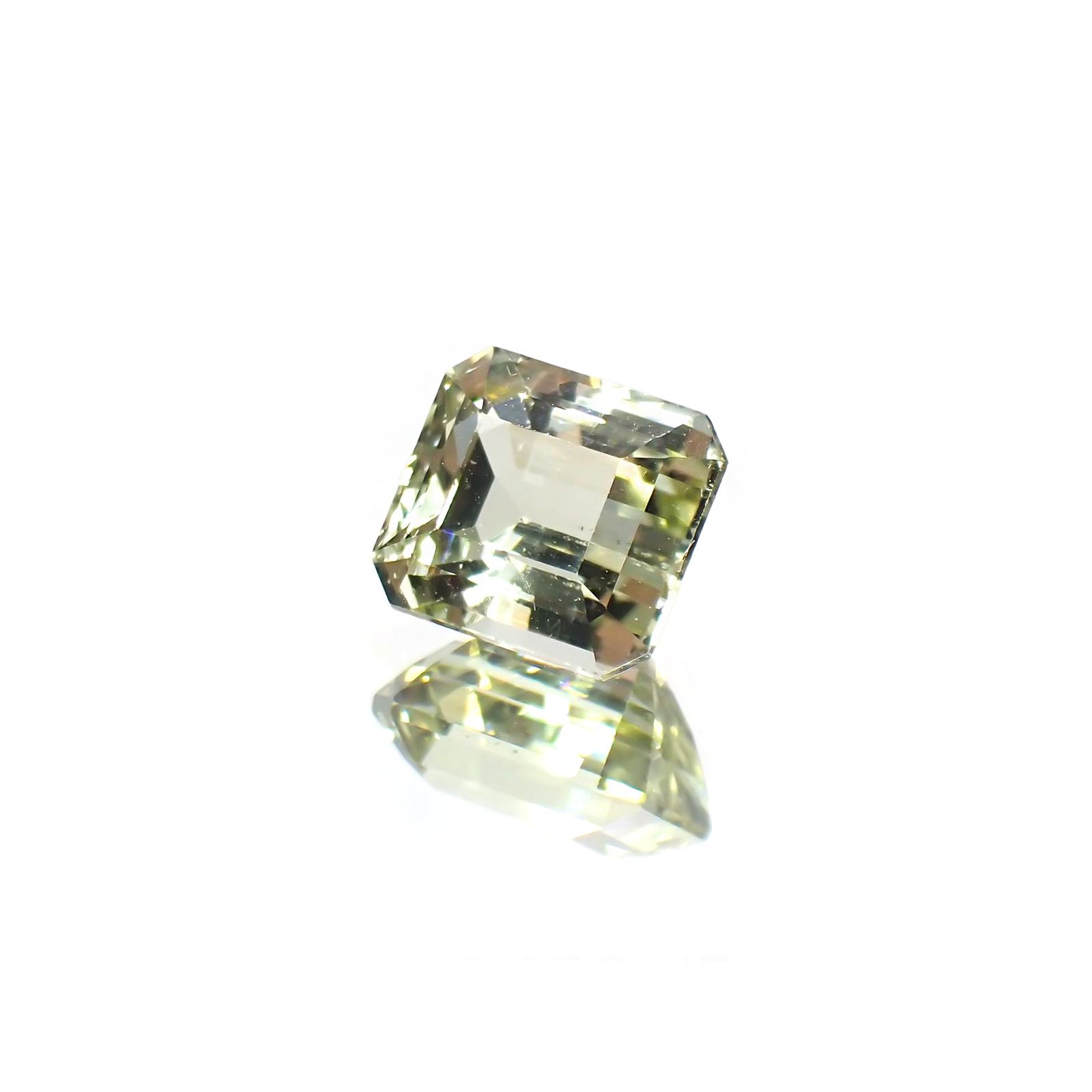 グリーントルマリン(宝石名トルマリン) ルワンダ産 ソ付(彩珠) 1.486ct / 6.8x6.1mm前後 [211013639]