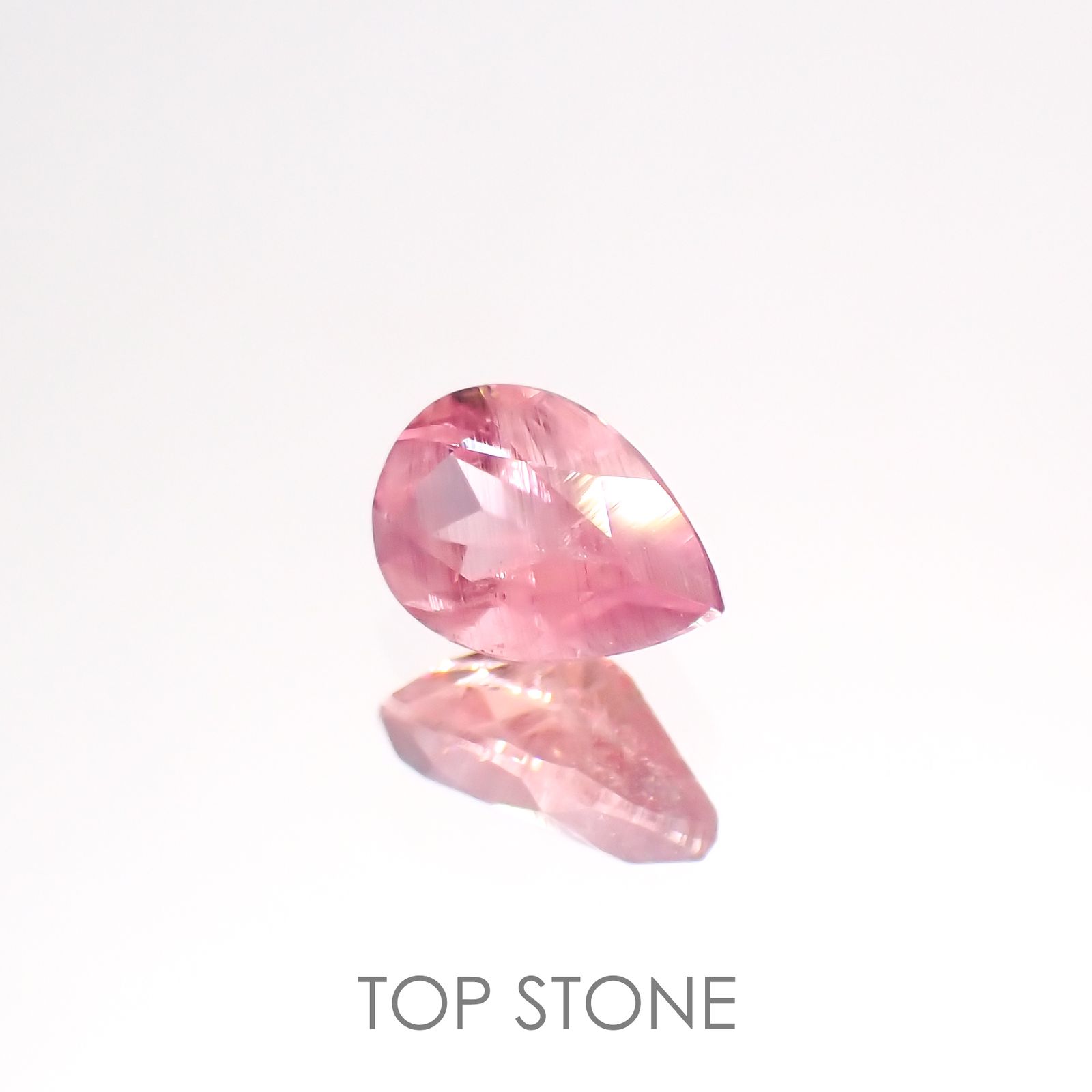 ペツォッタイト(ラズベリル)(宝石名ペツォッタイト)マダガスカル産 0.438ct ソ付(彩珠)[220114342]5.9x4.1mm前後