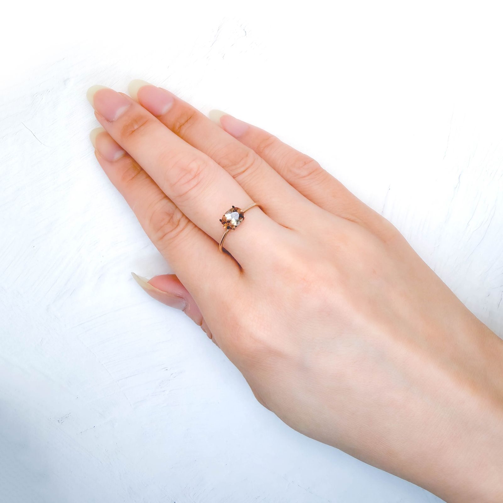 アンダリュサイト(宝石名アンダリュサイト)スリランカ/マダガスカル産 識別済 0.77ct / 7.1x5.1mm前後 [260815701]