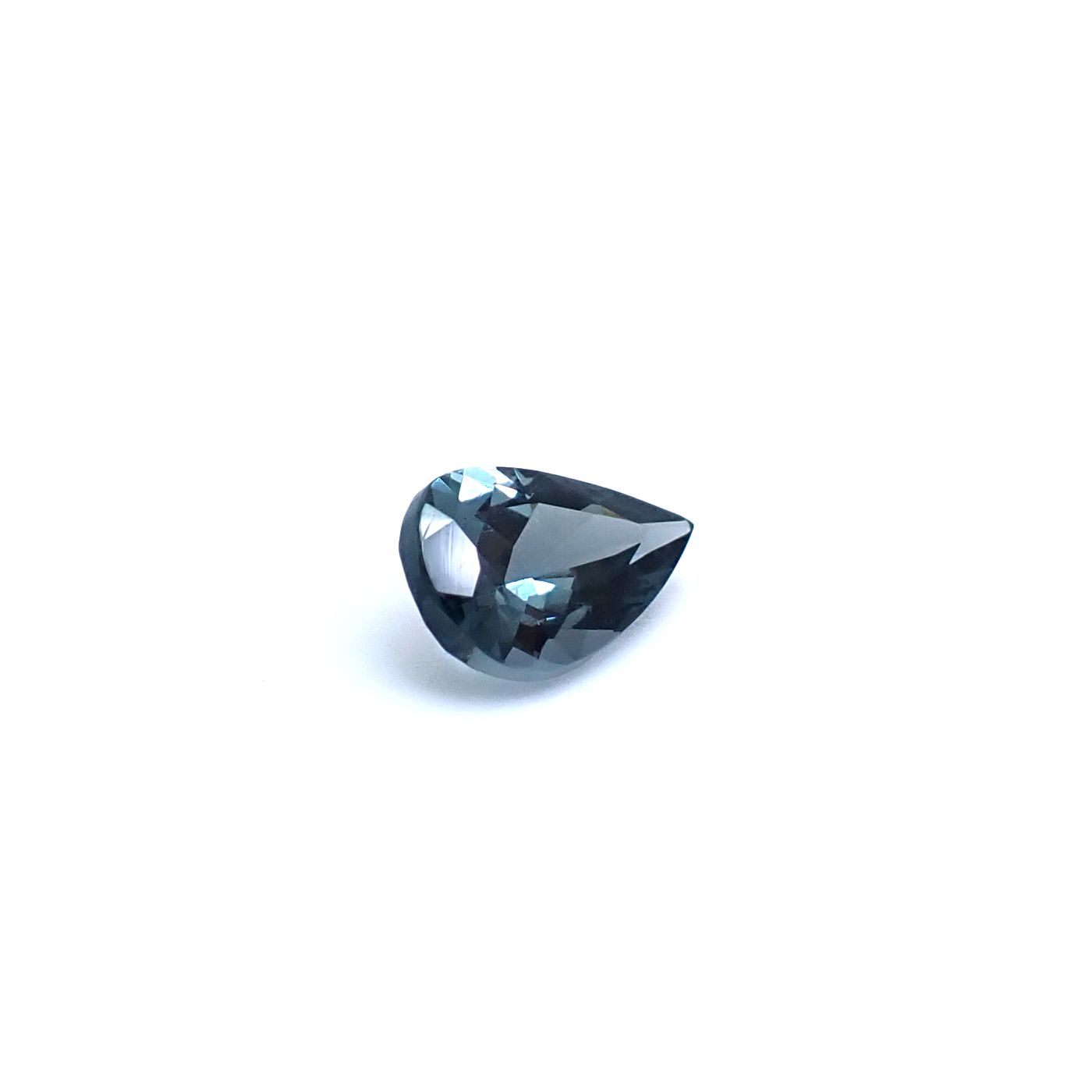 ブルーイッシュグレースピネル モザンビーク産 0.89ct / 8x5.1mm前後 [260632519]
