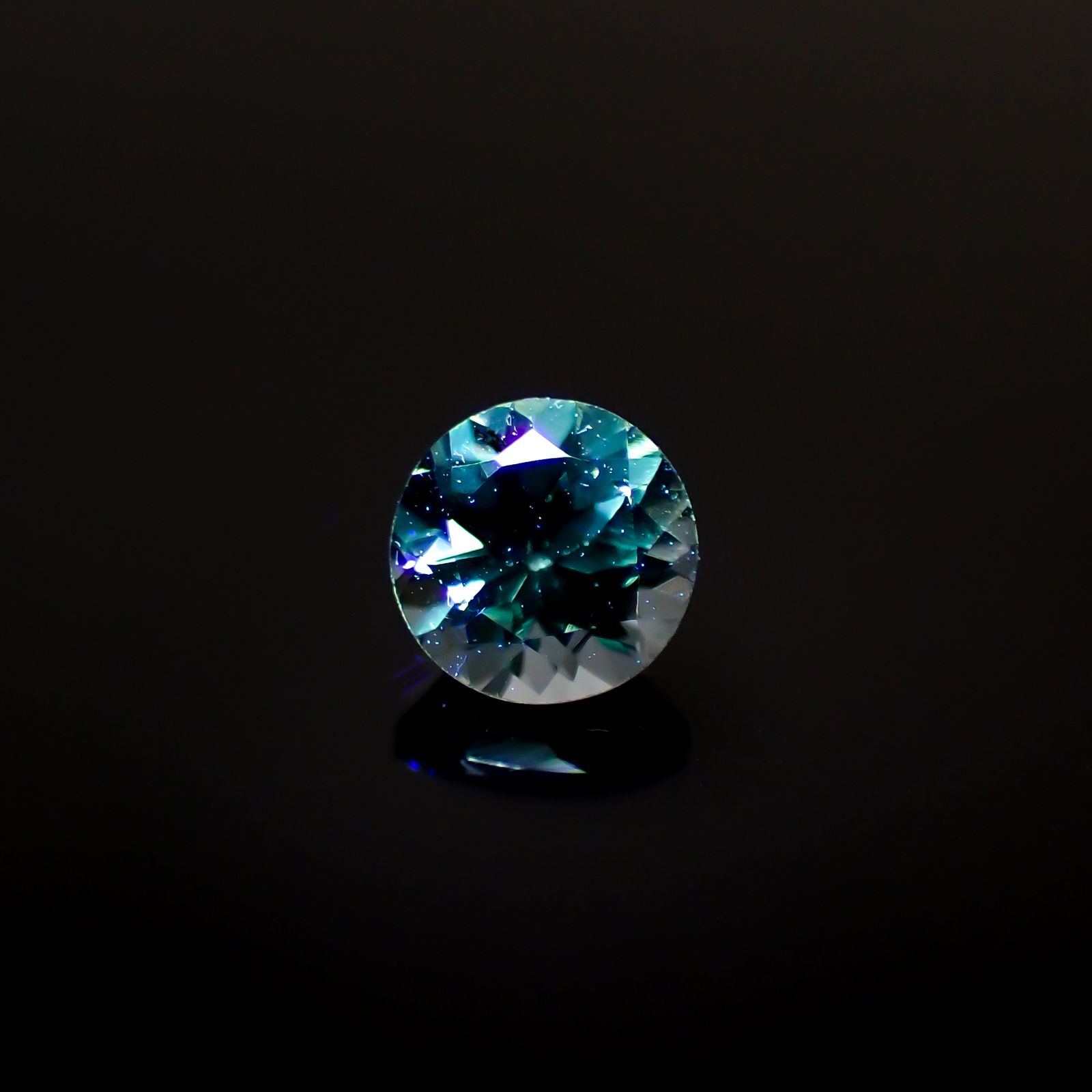 ブルーイッシュグレースピネル タンザニア産 0.30ct[231224879]3.9x3.9mm前後