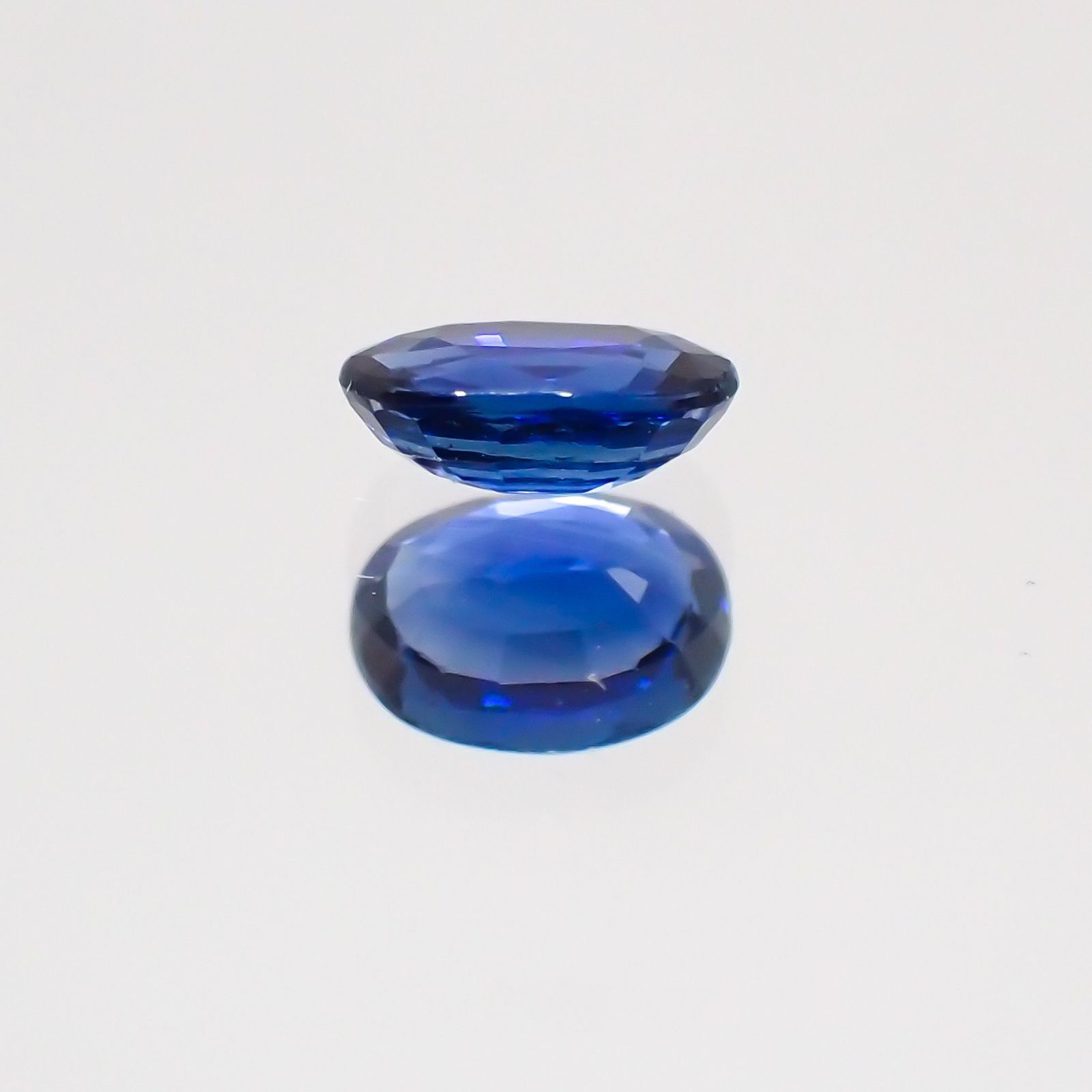 サファイア(宝石名サファイア)マダガスカル/スリランカ産 0.3ct 識別済[231124320]4.8x3.5mm前後