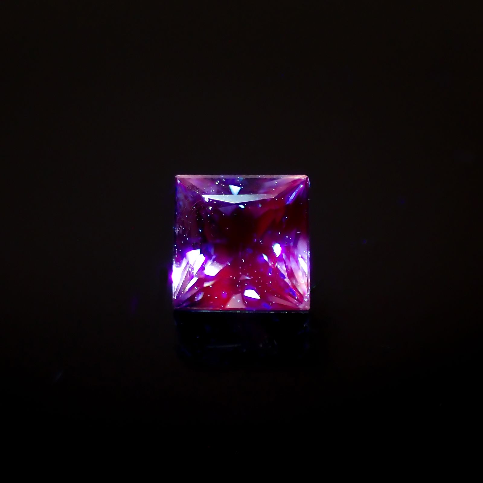 ◇プリンセスカット◇サファイア(宝石名サファイア)スリランカ産 0.23ct 識別済[230622458]3.1x3.1mm前後