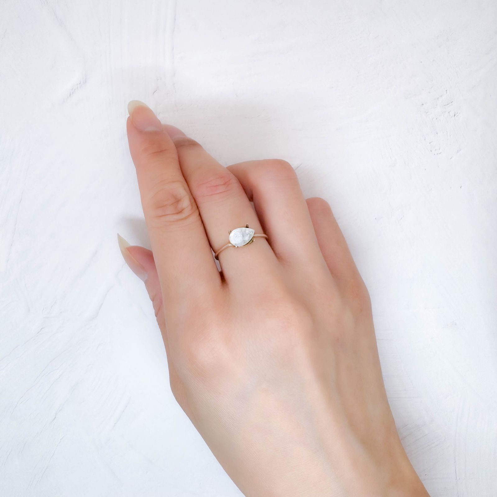 イリデッセンスアクアマリン ブラジル産 0.80ct [250730836]8.1x5.6mm前後