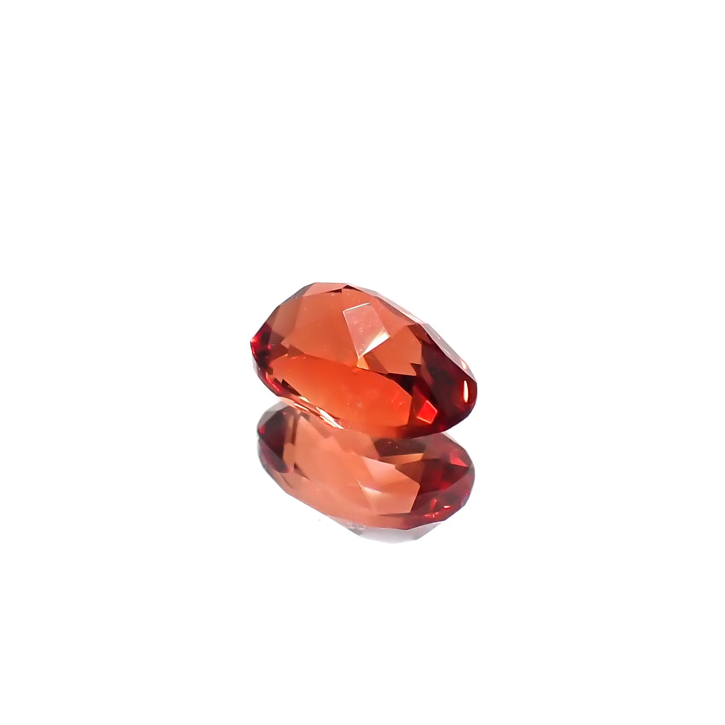 アンデシン(宝石名アンデシン/ラブラドライト)チベット産 0.62ct 識別済[240125613]6.8x4.5mm前後