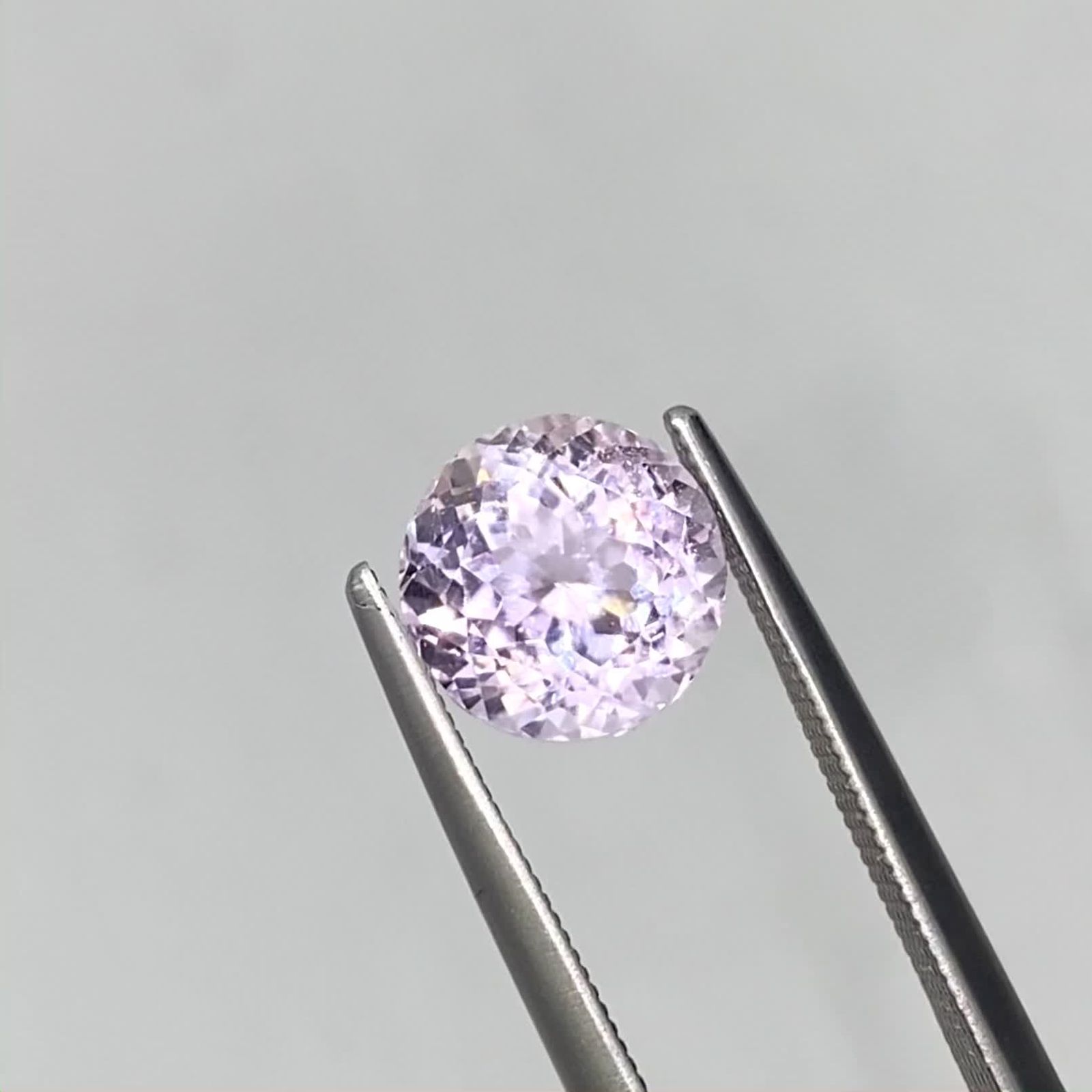 クンツァイト アフガニスタン産 2.85ct[231124359]8.2x8.2mm前後