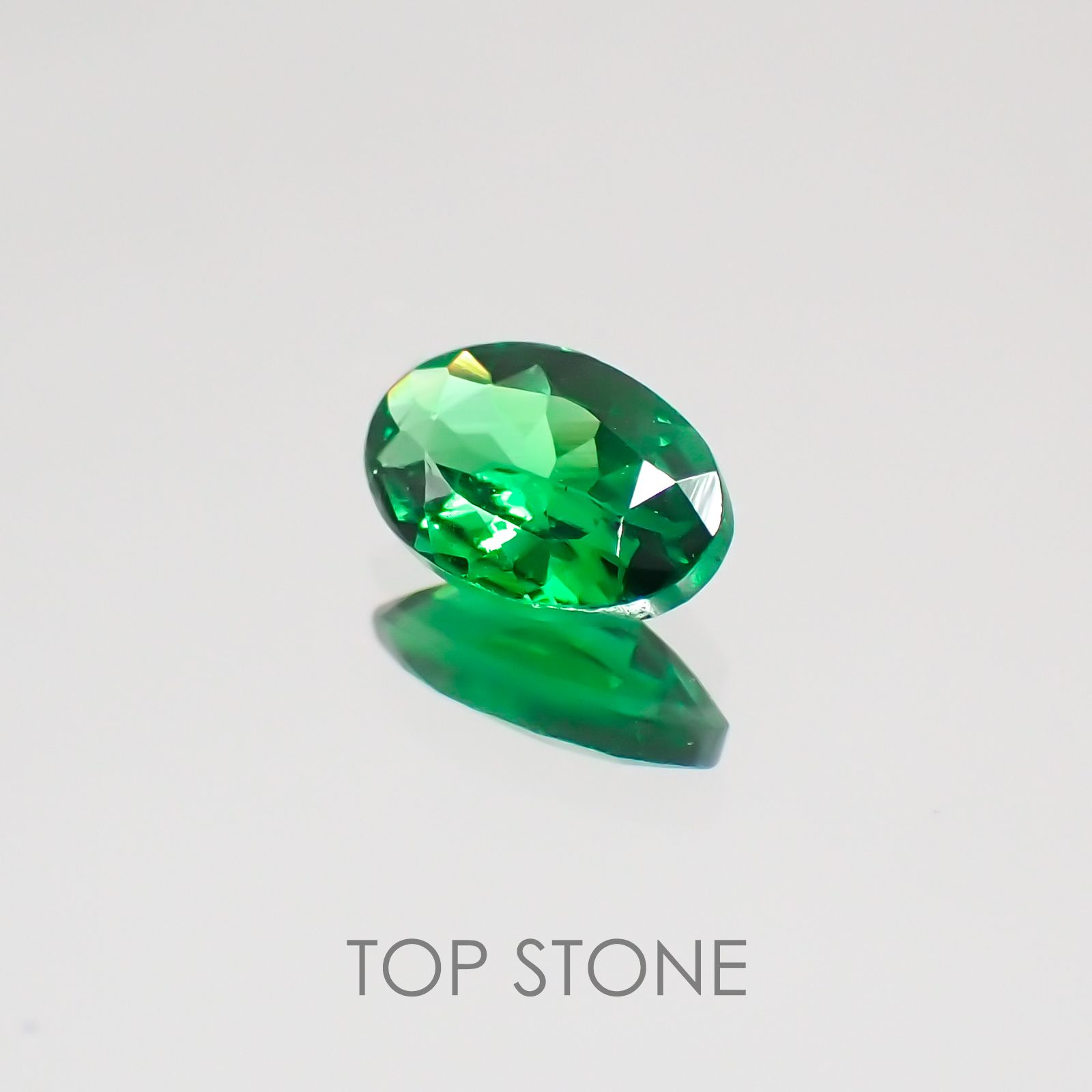 ツァボライト(宝石名グリーン グロッシュラー・ガーネット) タンザニア産 0.35ct 識別済[21069917]5.6×3.5mm前後