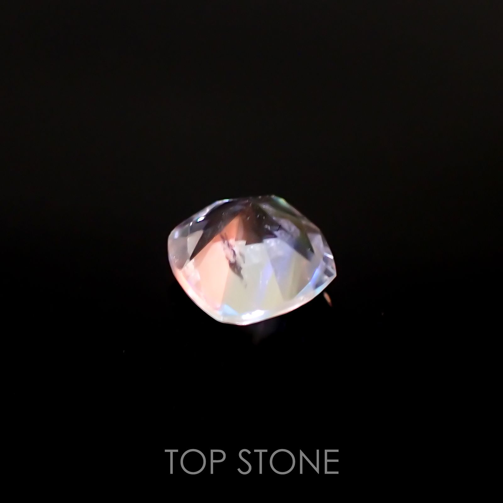 レインボームーンストーン(宝石名ラブラドライト)タンザニア産 0.94ct 識別済[220115454]6.3x6.2mm前後