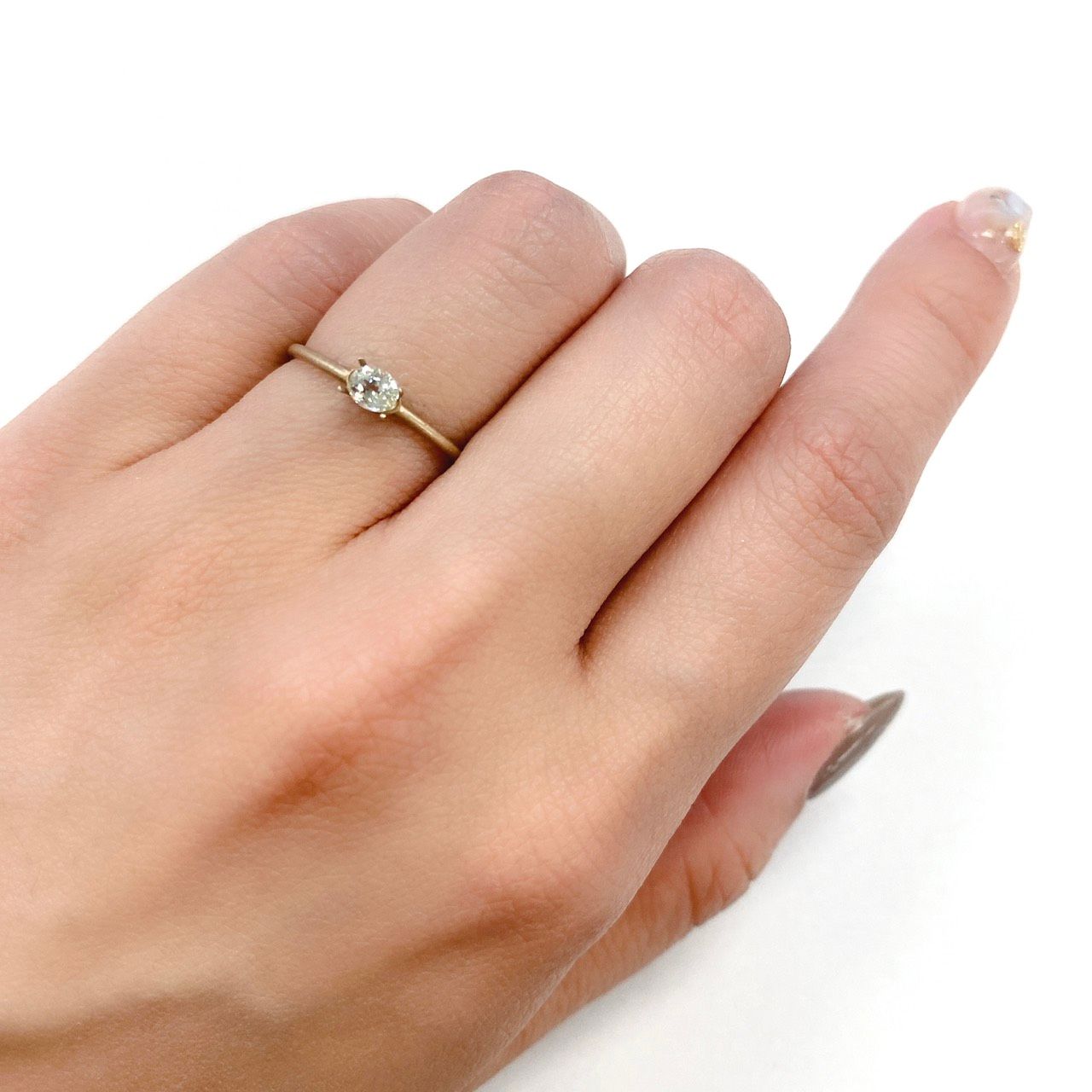リューコガーネット(宝石名ホワイト グロッシュラー・ガーネット) ビルマ産 0.24ct 識別済[210510769]3.8×3.2mm前後