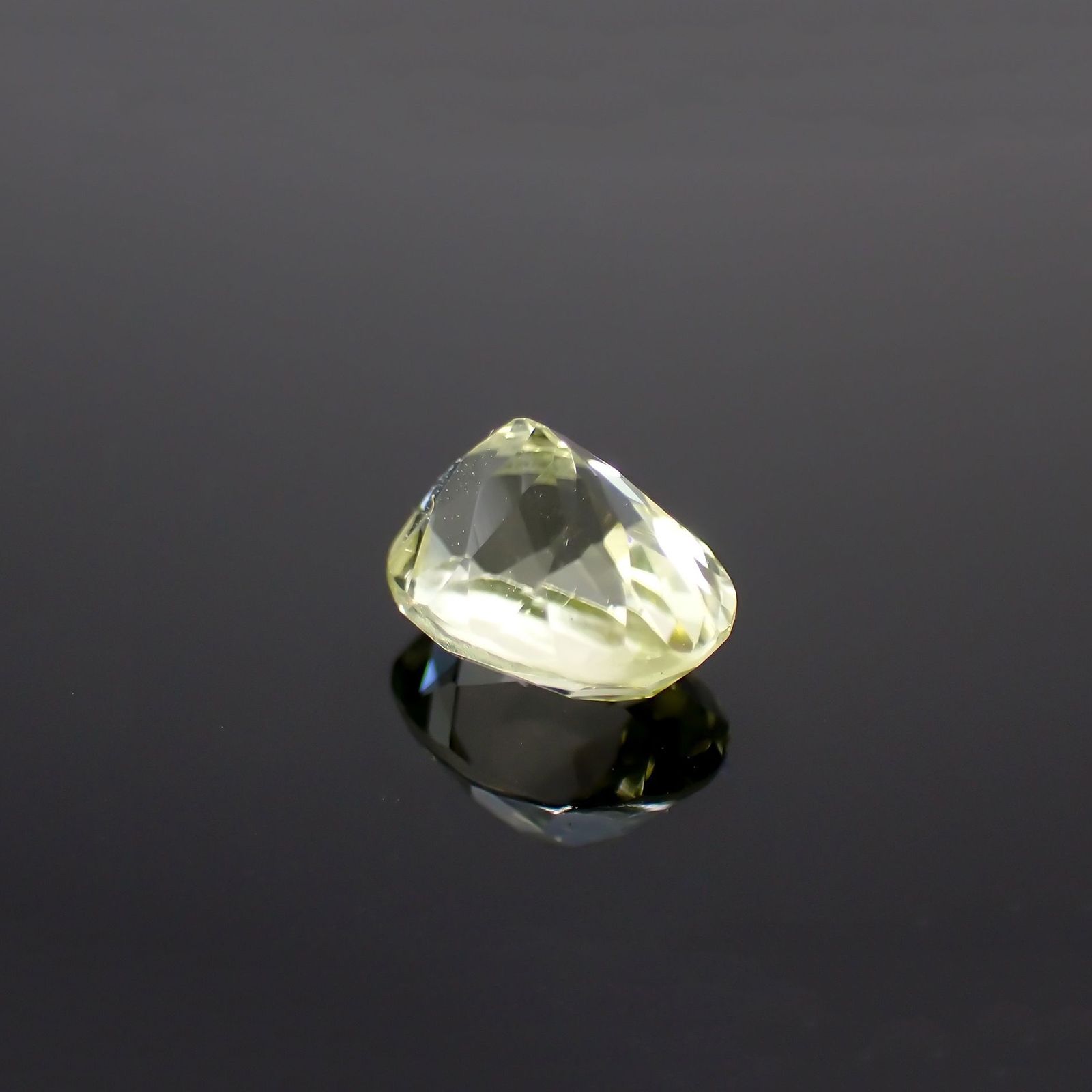 シリマナイト(宝石名シリマナイト)インド産 識別済 1.73ct / 7.8x6mm前後 [211113694]