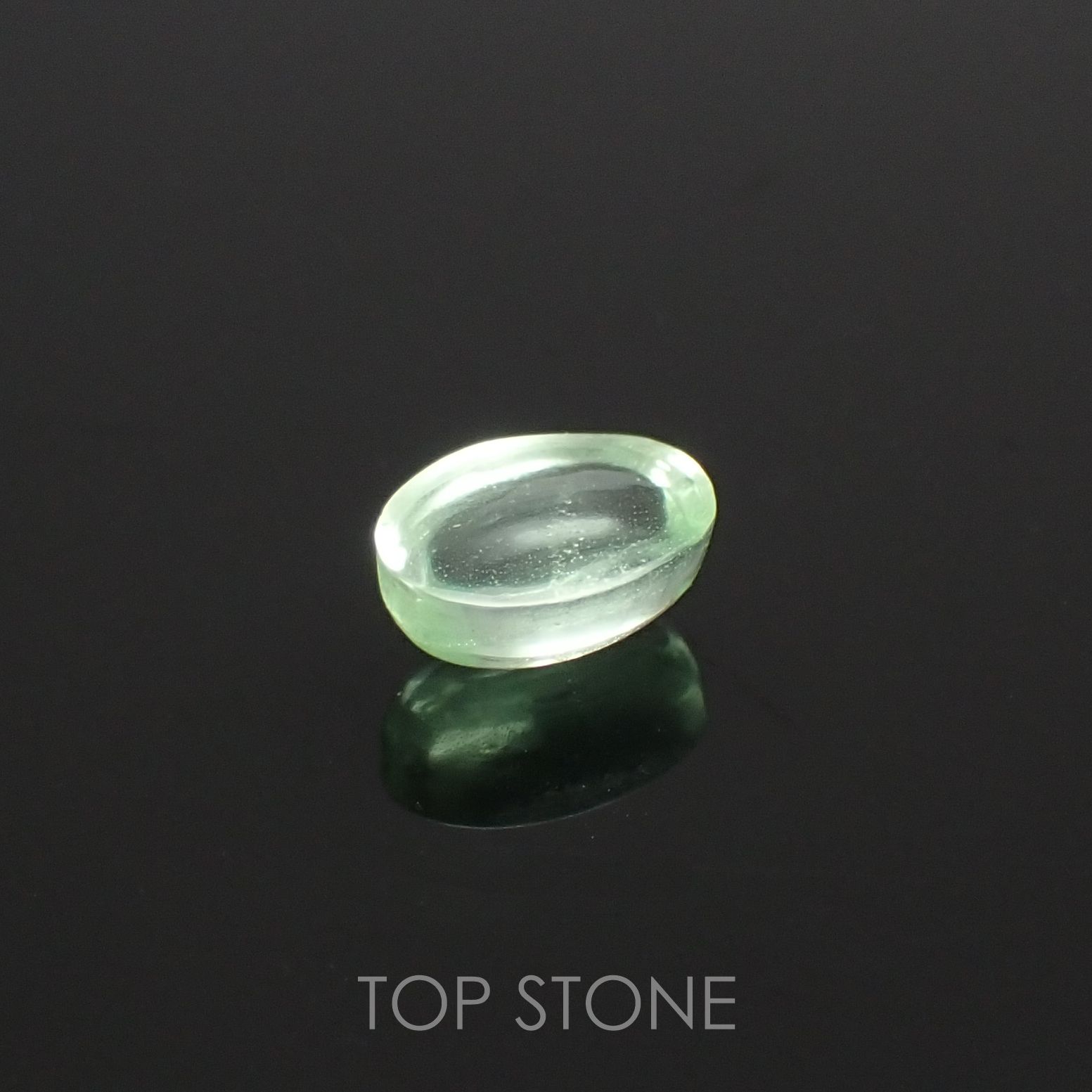 バナジウムコーネルピン(宝石名コーネルピン)タンザニア・タンガ州産 0.70ct 識別済[220115559]6x4.2mm前後