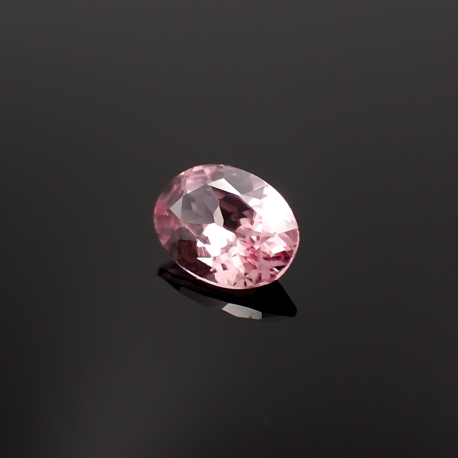 ドラゴンガーネット タンザニア産 0.88ct[230421455]6.9x5.1mm前後