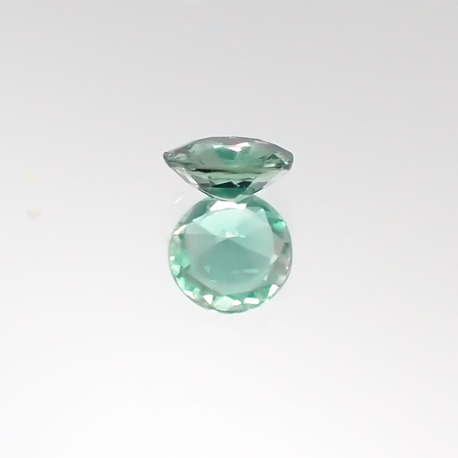 アレキサンドライト(宝石名アレキサンドライト)ブラジル産 0.15ct 識別済[230823180]3.4x3.3mm前後