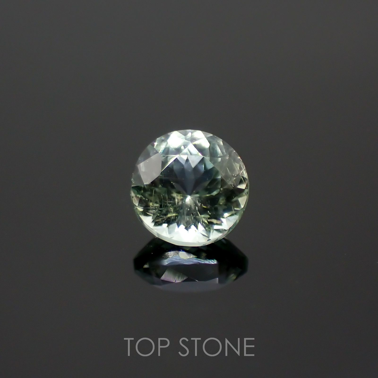 バナジウムコーネルピン(宝石名コーネルピン)タンザニア・タンガ州産 0.33ct 識別済[220716906]4.3x4.2mm前後