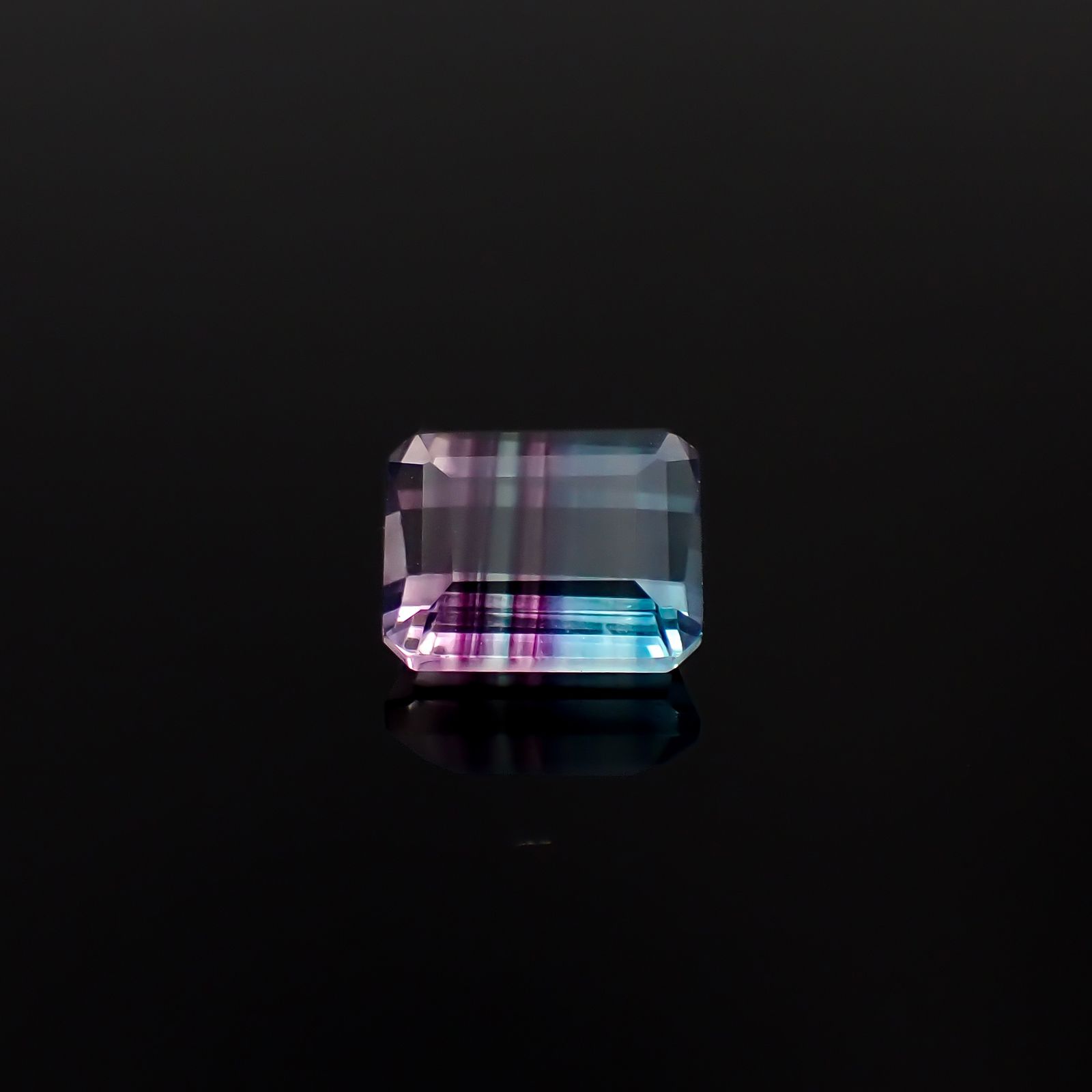 パーティカラーフローライト フルオレッセンス ブラジル産 2.97ct[240828643]8.9x6.9mm前後