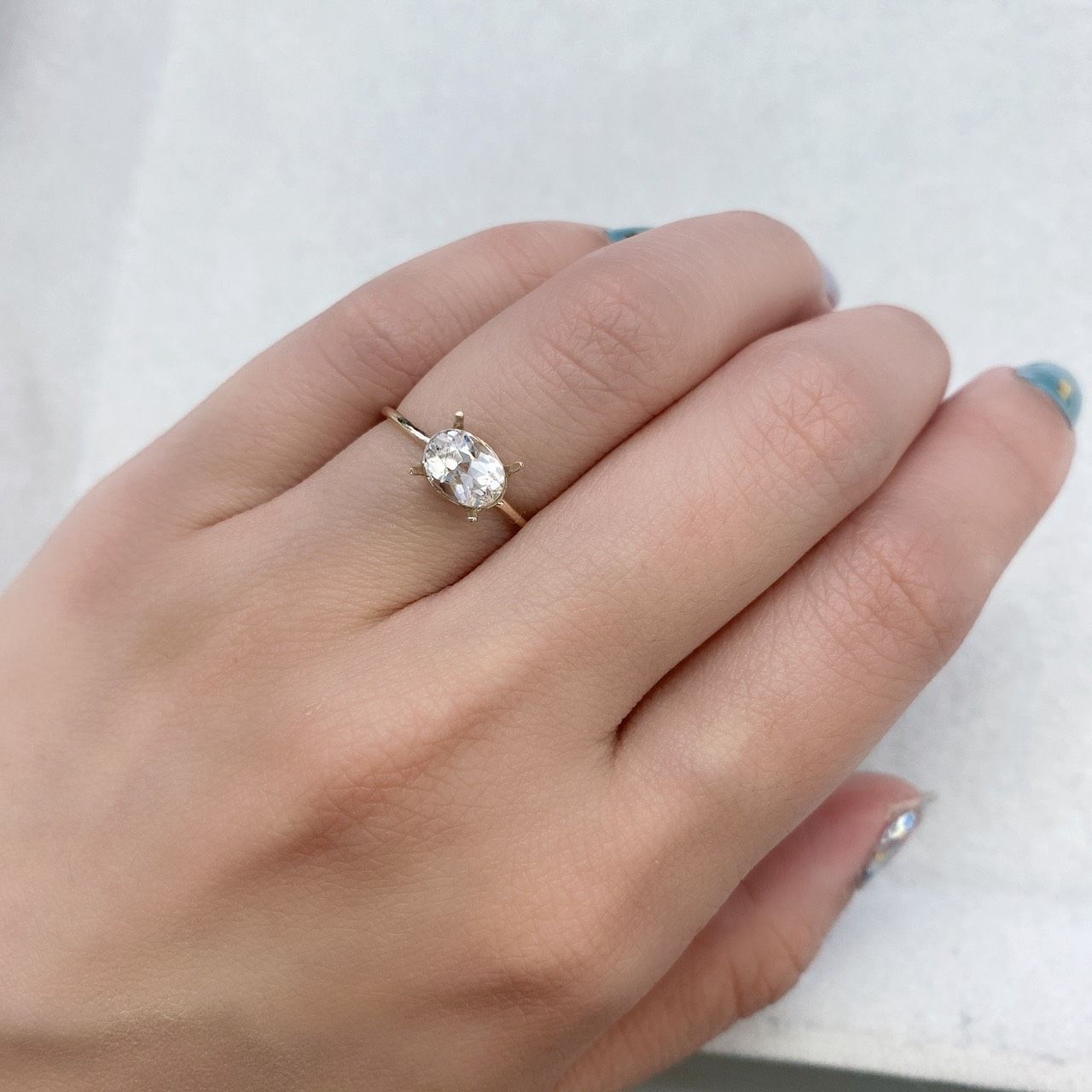 カラーレススポジュミン(宝石名ホワイト・スポジュミン) ブラジル産 1.19ct 識別済[210812621]7×5.1mm前後