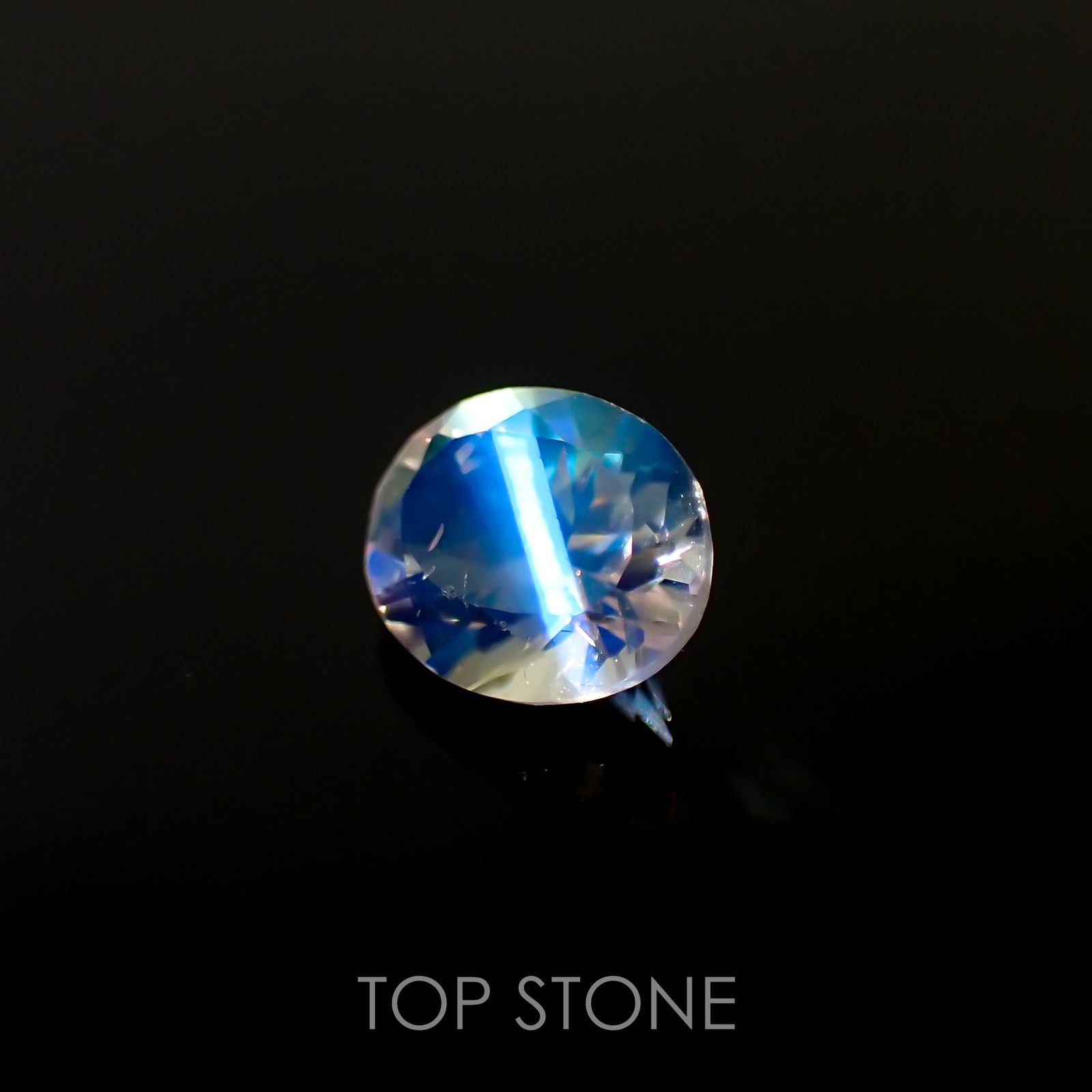 レインボームーンストーン(宝石名ラブラドライト)タンザニア産 0.53ct 識別済[220115449]6.1x4.8mm前後