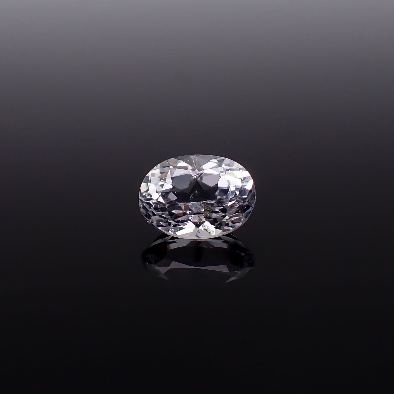 シルバーアパタイト フルオレッセンス アフリカ産 識別済 1.94ct / 8.8x6.6mm前後 [260632509]