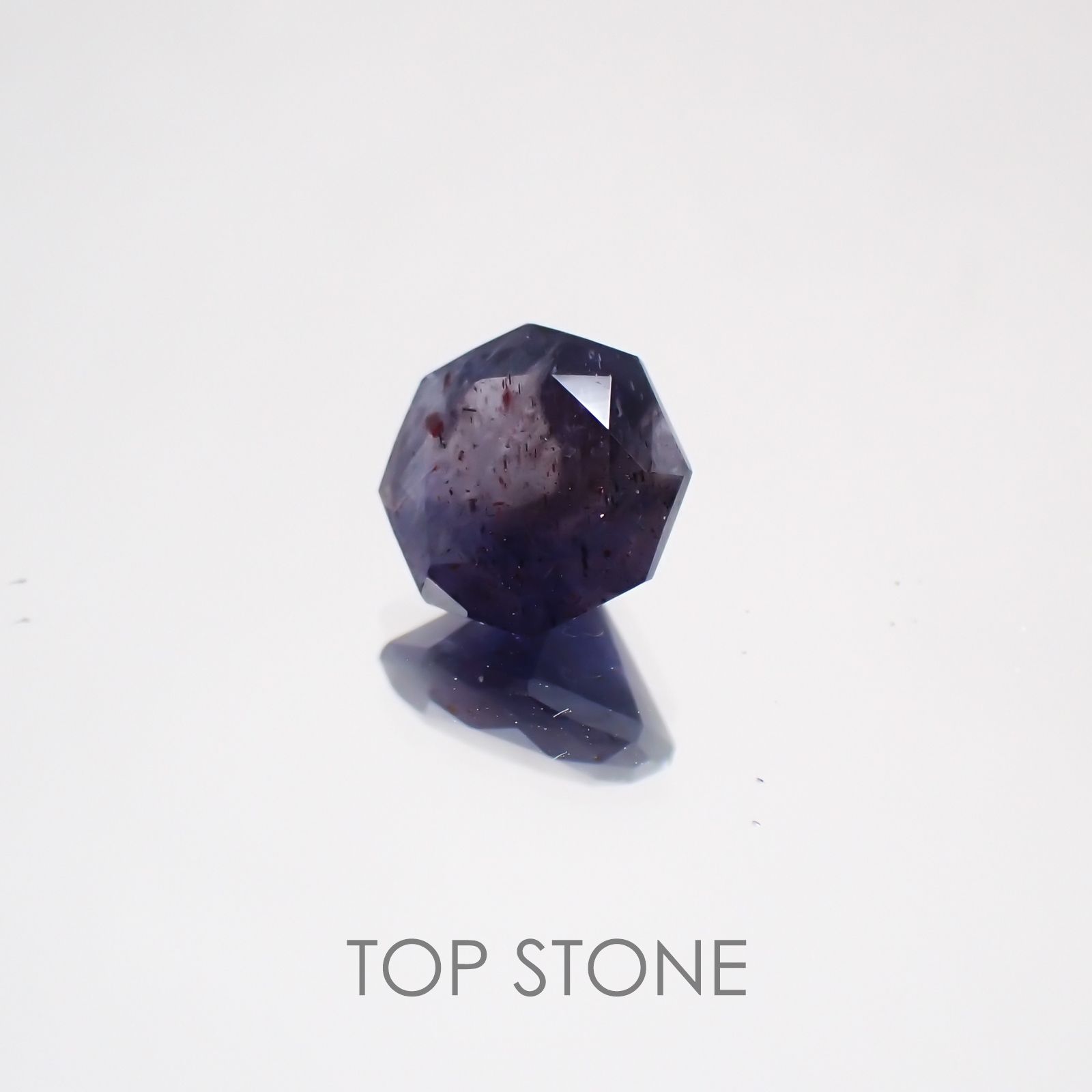 ◇オクタゴンカット◇ブラッドショットアイオライトSA(宝石名アベンチュリン・アイオライト) インド産 0.79ct 識別済[210210079]6×6mm前後