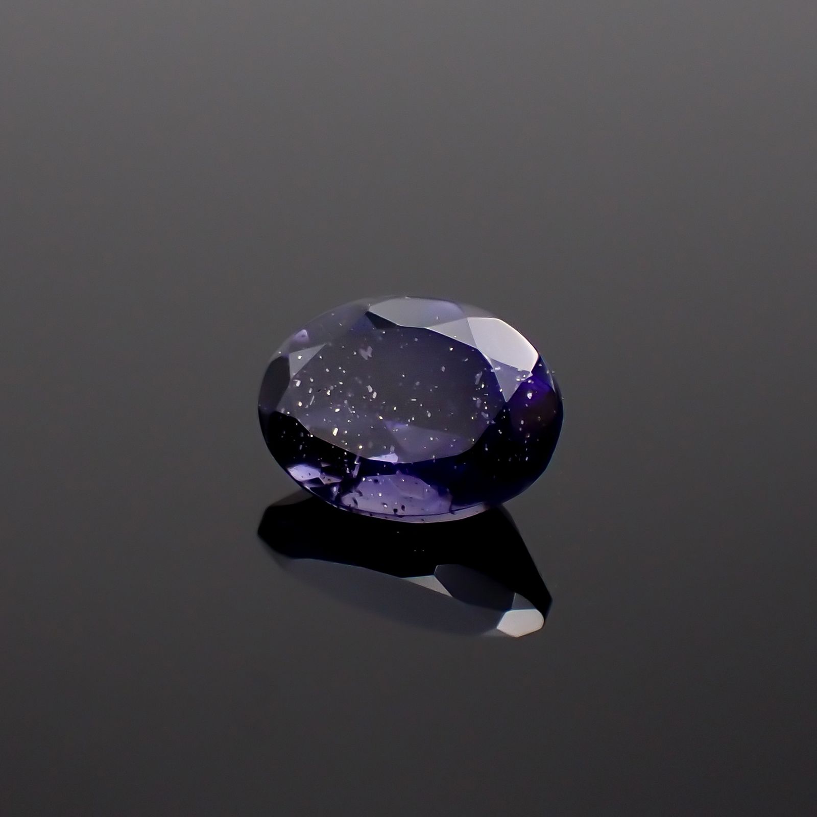 アイオライトサンストーン インド/ブラジル産 0.72ct[230923339]7.1x5.2mm前後