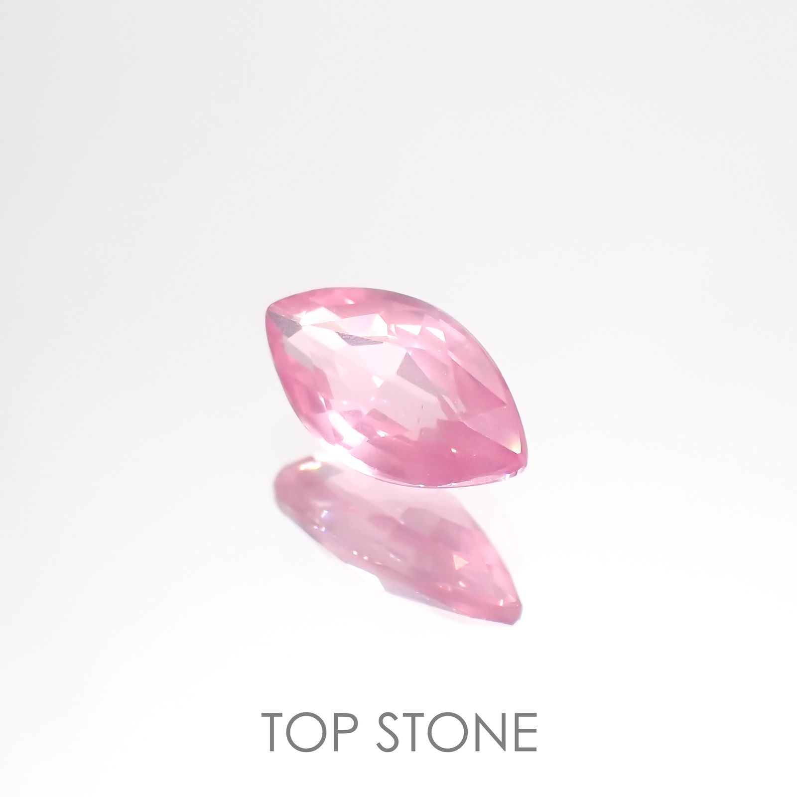 シルキーピンクスピネル(宝石名ピンク・スピネル)タンザニア産 0.95ct 識別済[220114135]8.7x4.6mm前後