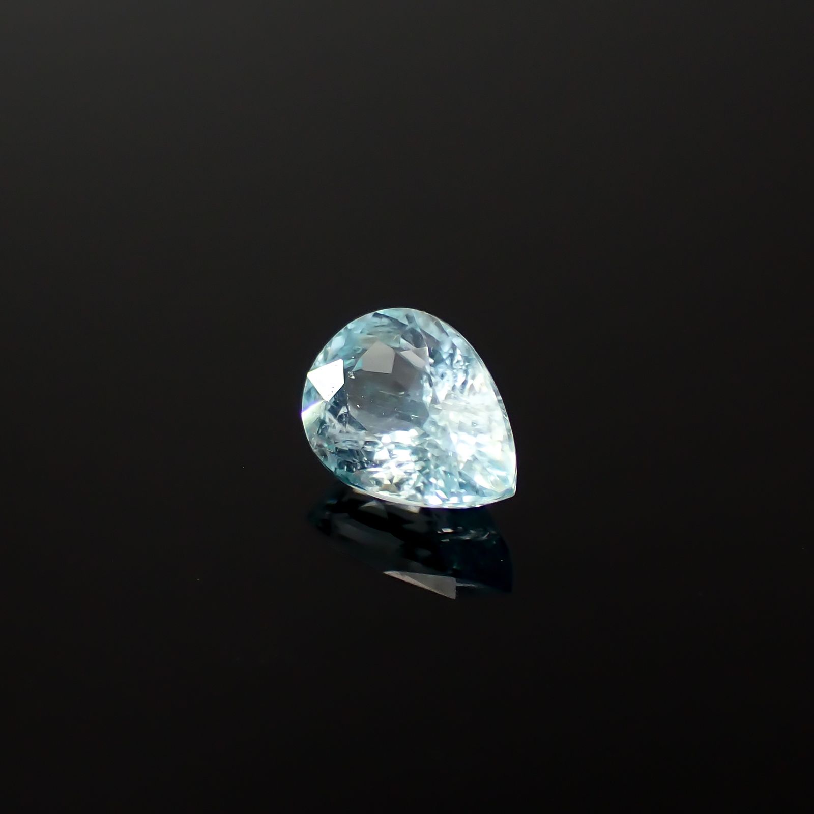 パライバトルマリン モザンビーク産 0.68ct[240928773]6.5x4.7mm前後