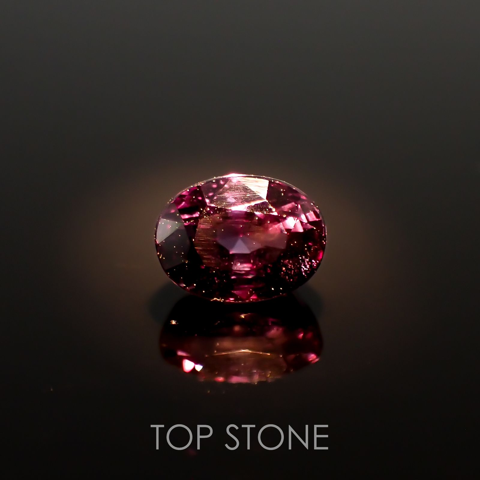 カラーチェンジサファイア非加熱(宝石名カラーチェンジ・サファイア)タンザニア産 0.85ct 識別済[230320839]5.5x4mm前後