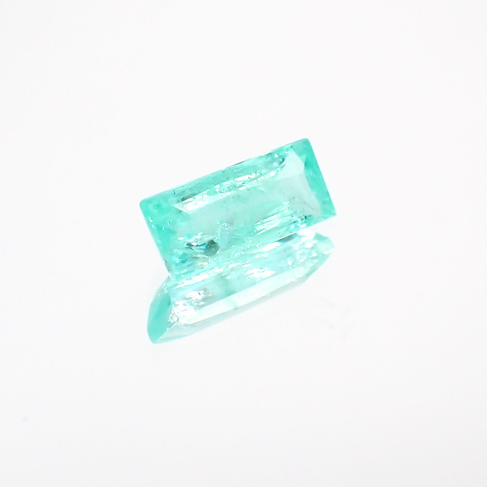パライバトルマリン モザンビーク産 ルース 0.78ct[21017748]8.1×3.5mm前後