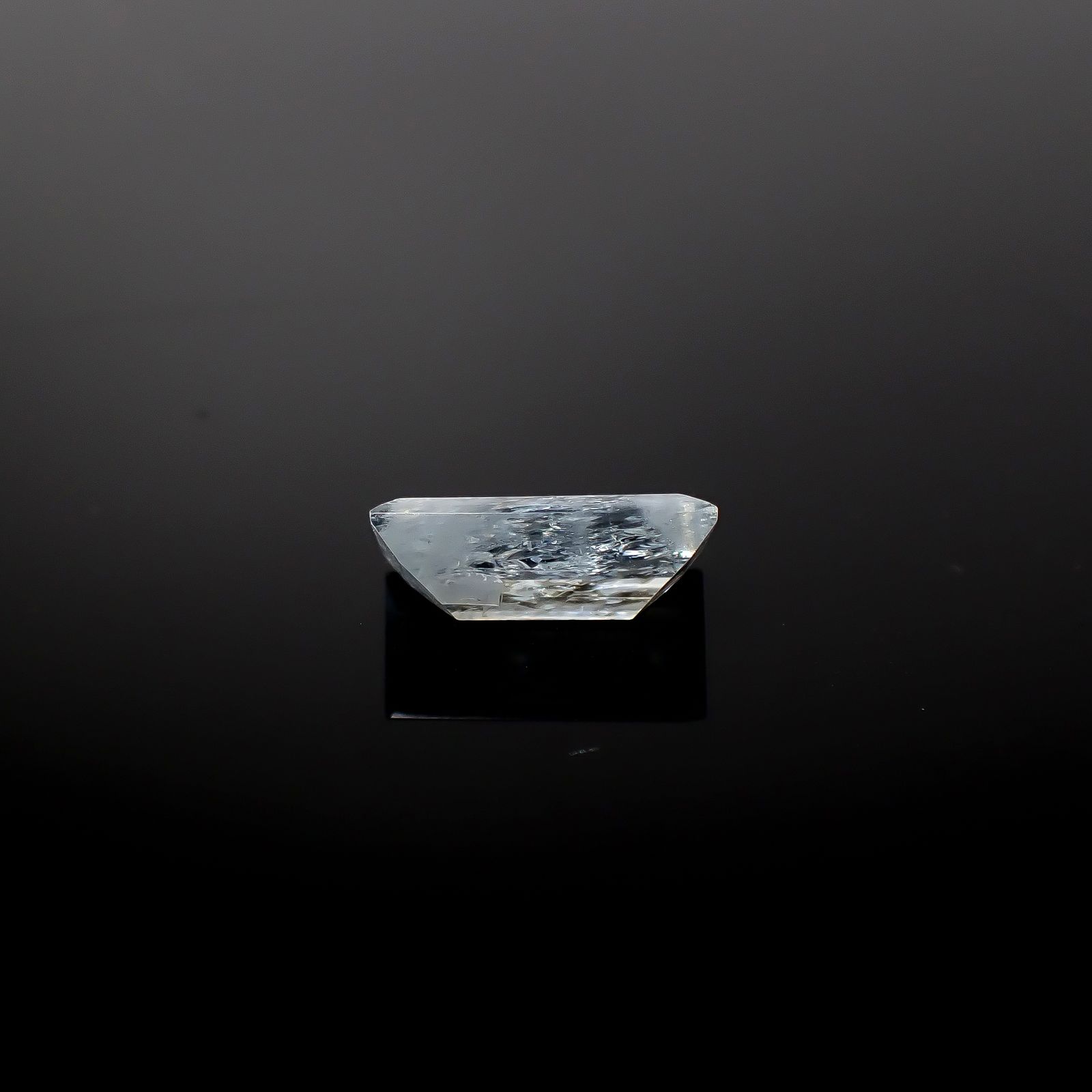 イリデッセンスアクアマリン ブラジル産 2.12ct [250730715]11.7x5.6mm前後