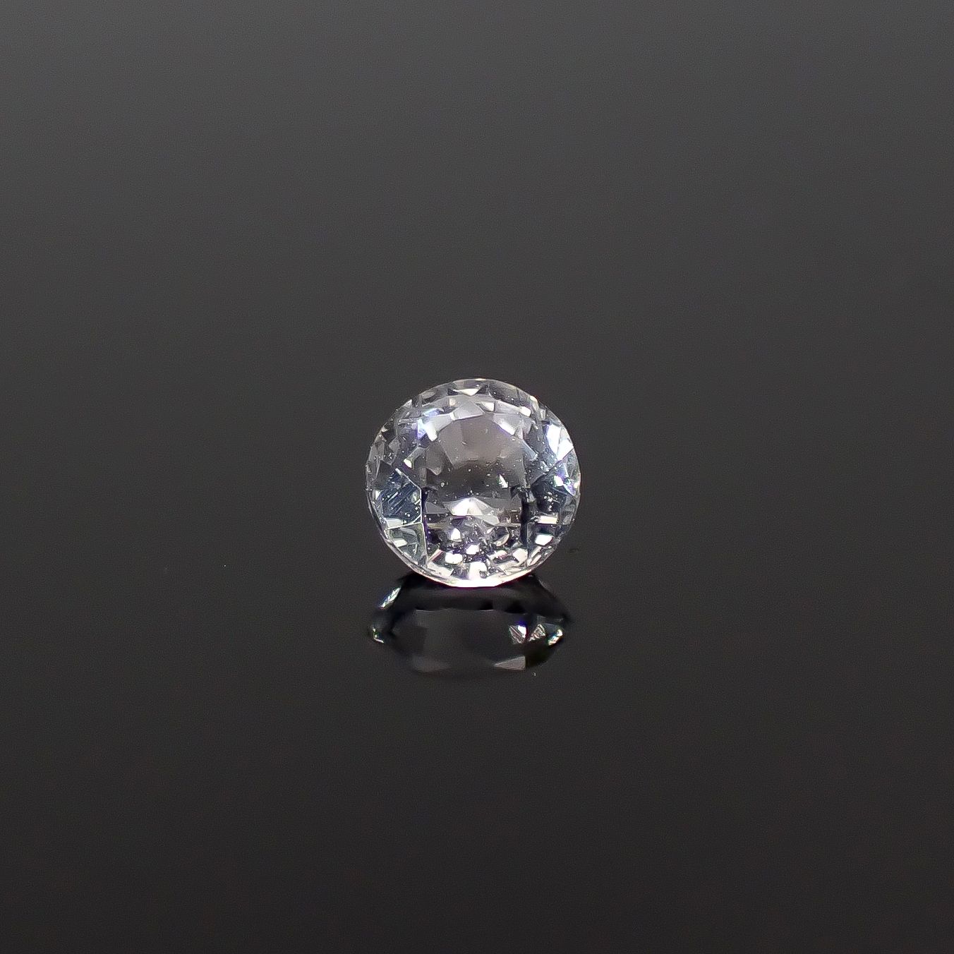 テネブレッセンススキャポライト アフガニスタン産 0.14ct / 3.3x3.3mm前後 [260432046]