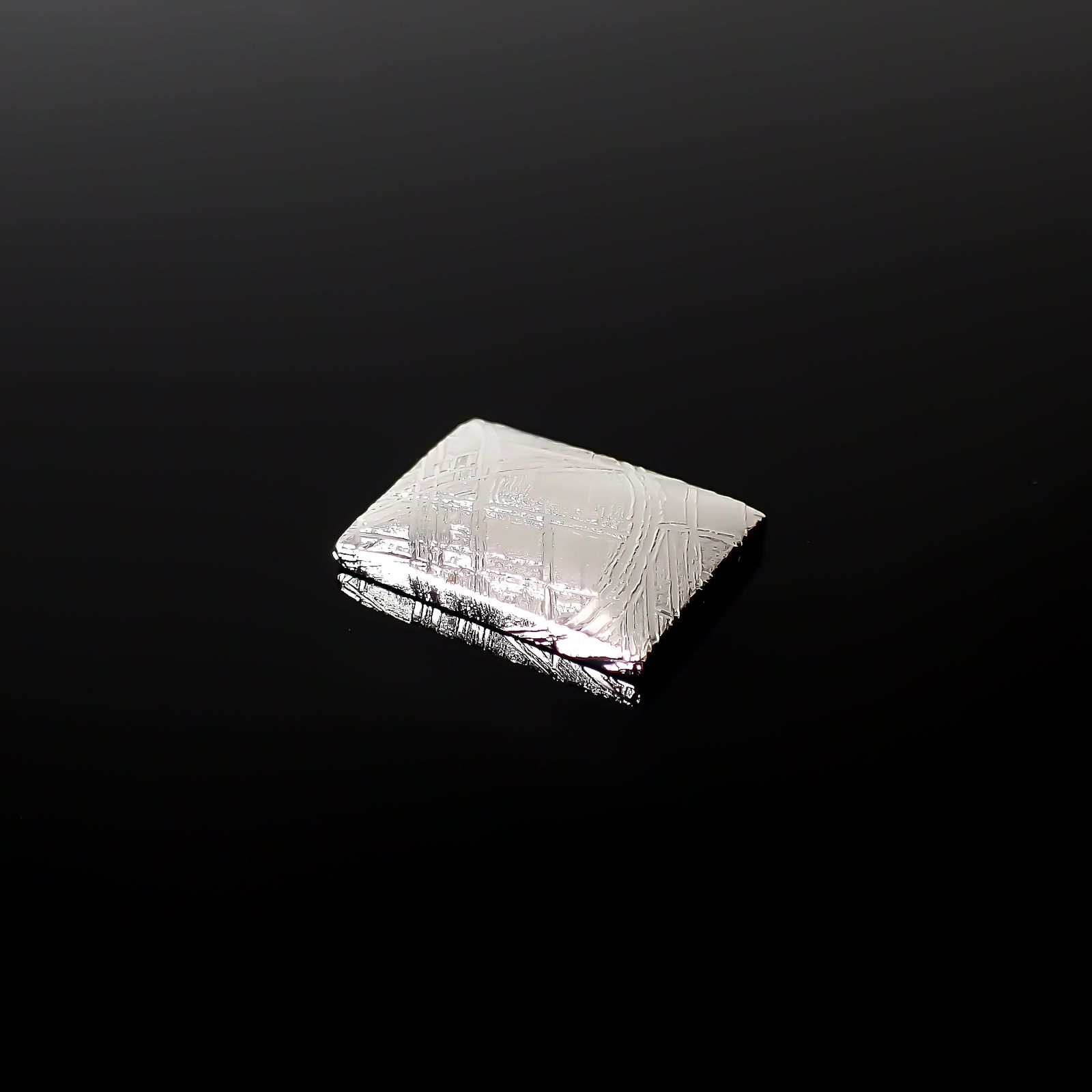 ムオニナルスタ隕石 発見地:スウェーデン 15.78ct[240125791]15.7x11.8mm前後