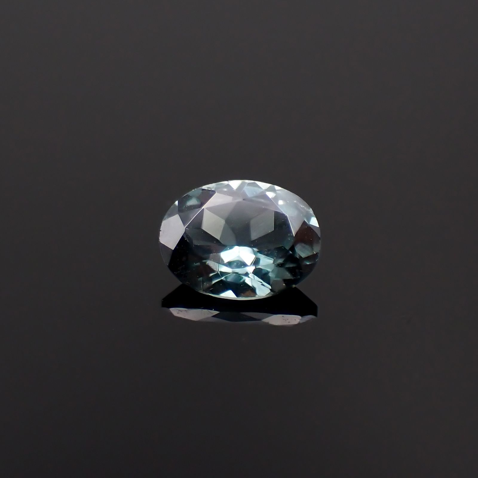 ベキリーブルーガーネット（カラーチェンジガーネット アレキタイプ） マダガスカル・ベキリー産 0.35ct[230923541]5.1x3.8mm前後