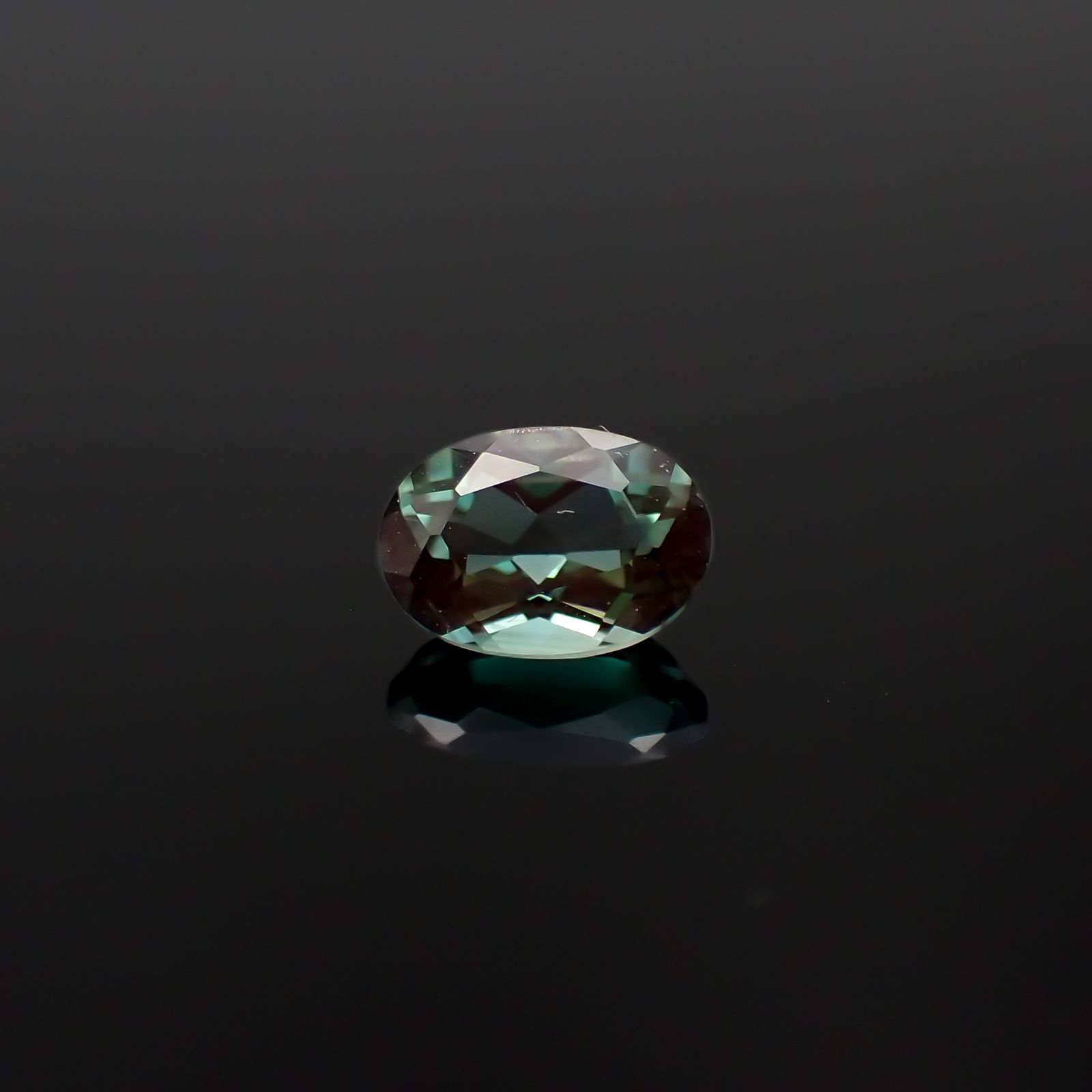カラーチェンジアンデシン モンゴル産 0.77ct[240226328]7.1x4.9mm前後