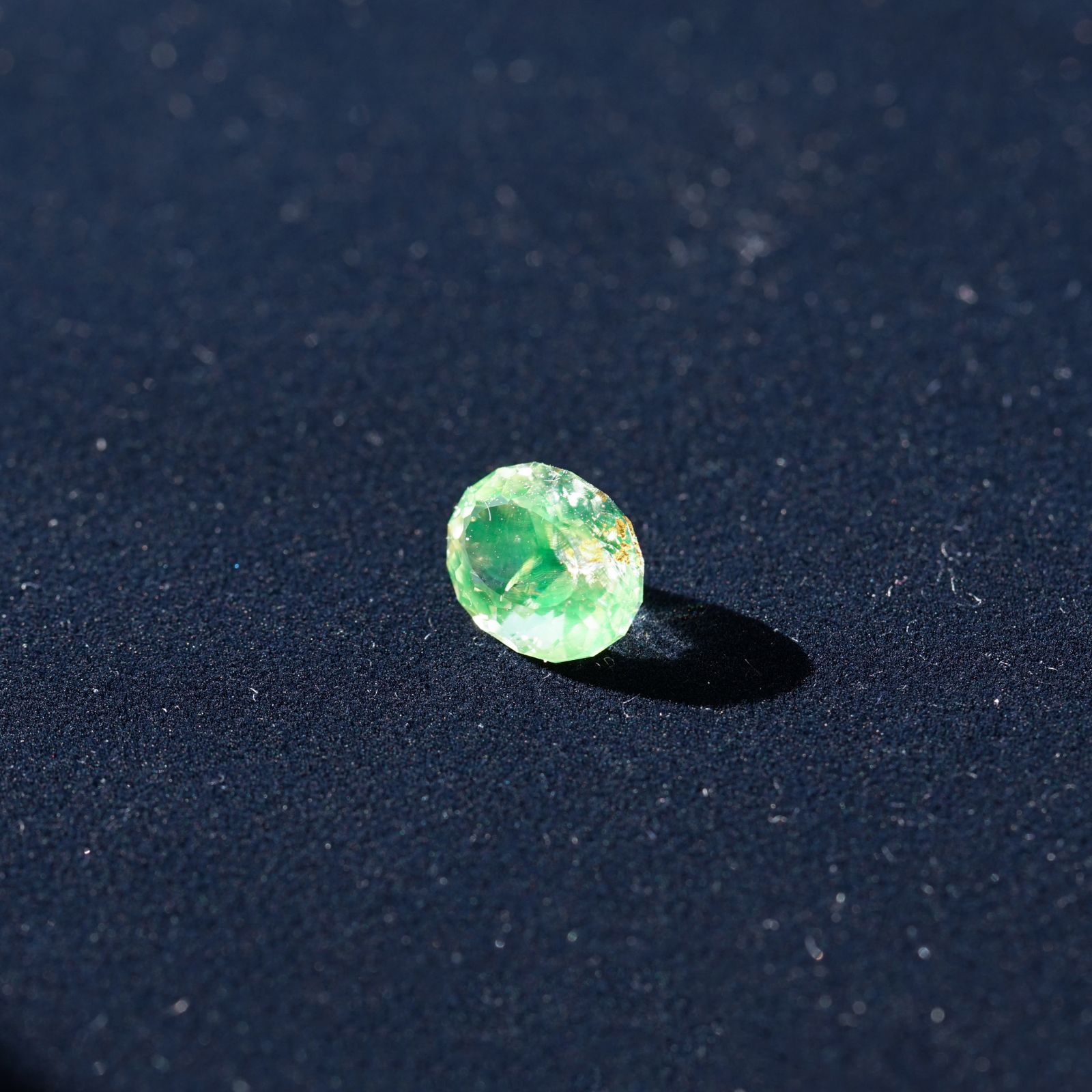 ハイアライトオパール(宝石名イエローグリーン コモン・オパール/別名ハイアライト)メキシコ産 ソ付(彩珠) 2.049ct / 9.9x7.7mm前後 [230119873]