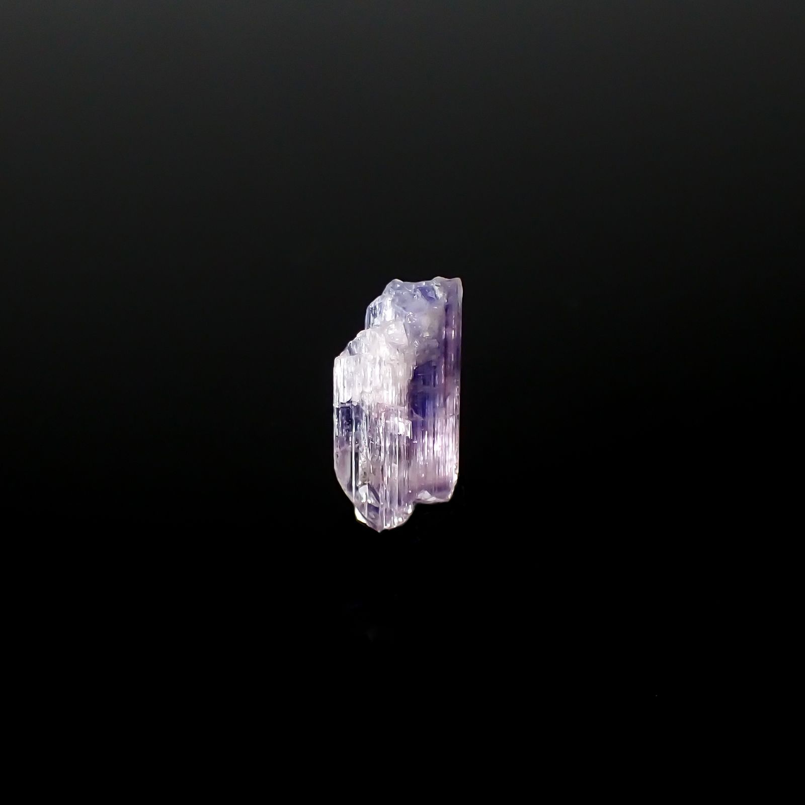バイカラータンザナイト 原石 タンザニア産 2.63ct[231224983]11.7x5.6mm前後