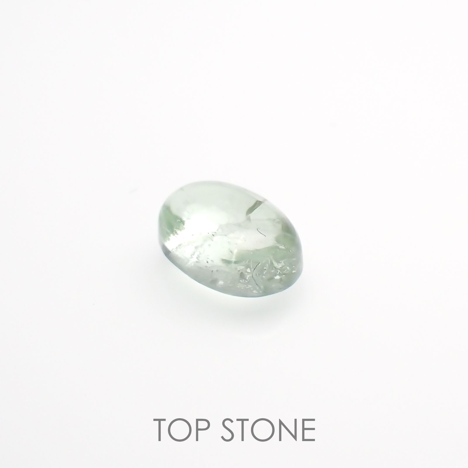 バナジウムコーネルピン(宝石名コーネルピン)タンザニア・タンガ州産 0.68ct 識別済[220115558]5.9x4.1mm前後