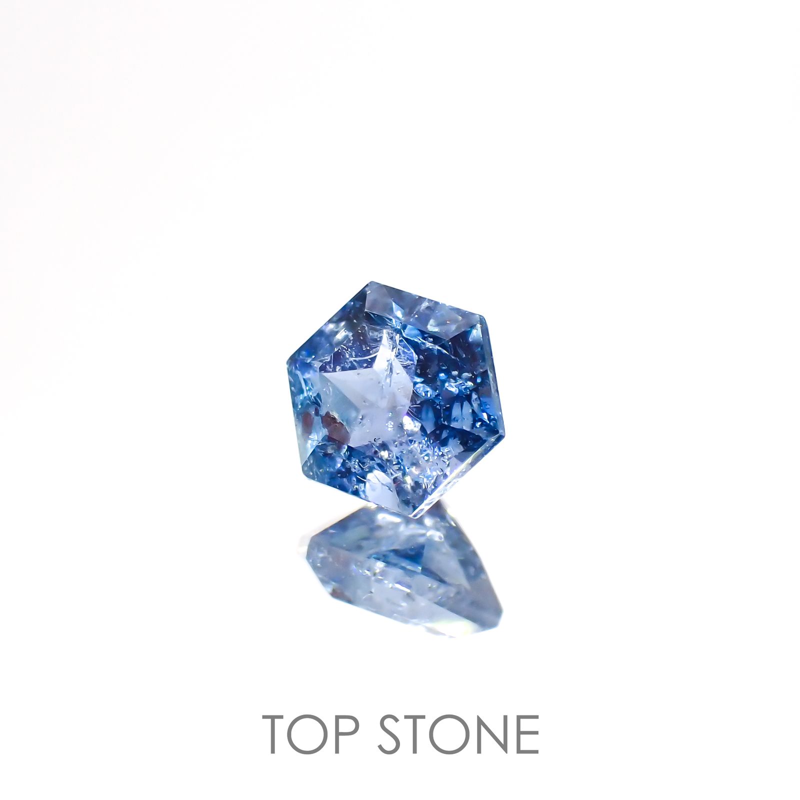 ◇ヘキサゴンカット◇サンタマリアアクアマリン(宝石名アクアマリン)ブラジル産 0.61ct 識別済[220114667]5.2x5.1mm前後