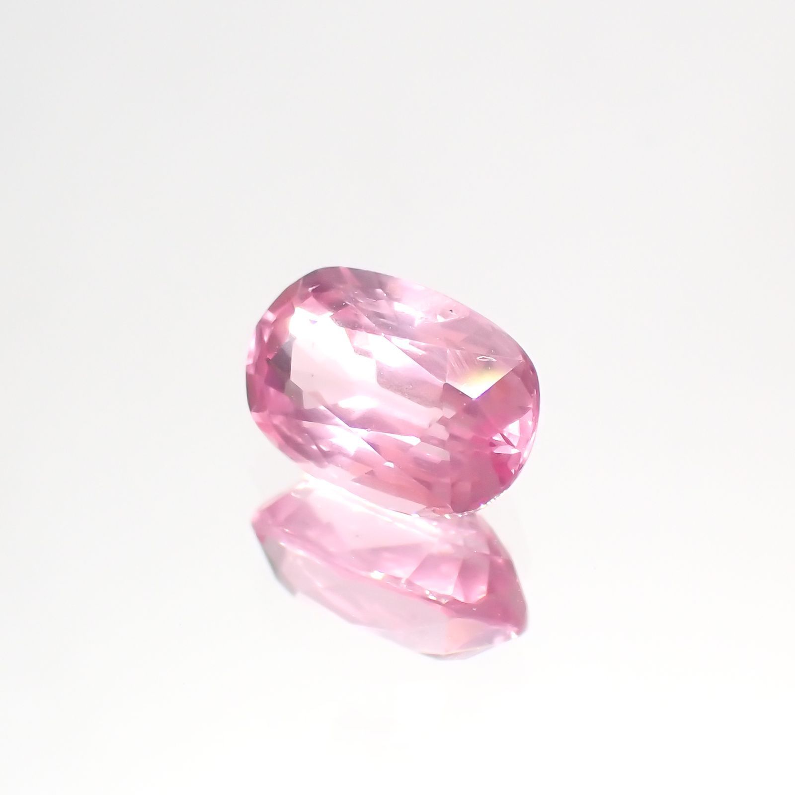 ピンクスピネル(宝石名ピンク・スピネル)タンザニア産 1.248ct ソ付(彩珠)[231124092]7.6x5.2mm前後