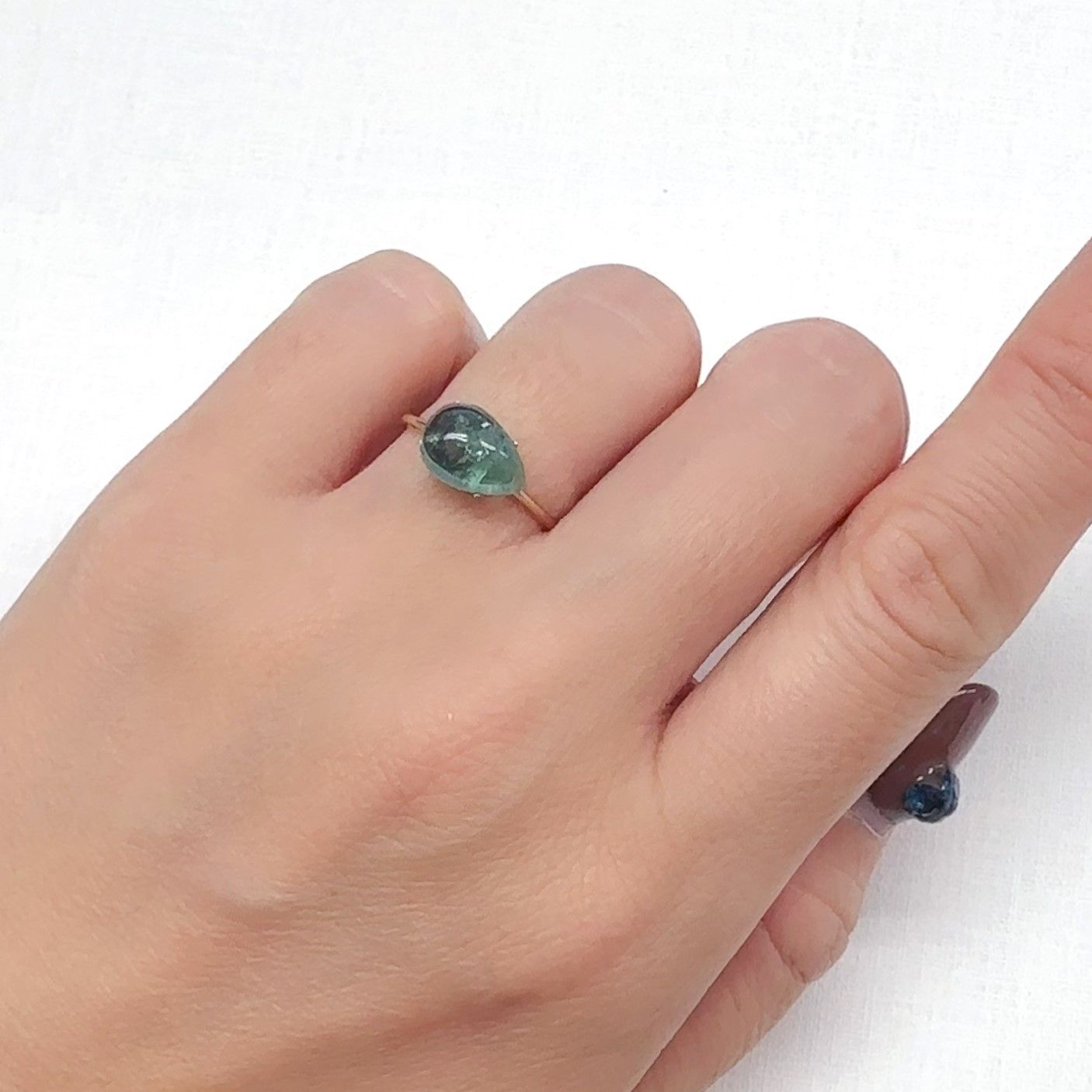 フローライト フルオレッセンス イギリス・ロジャリー鉱山産 2.80ct[240527704]9.8x7mm前後